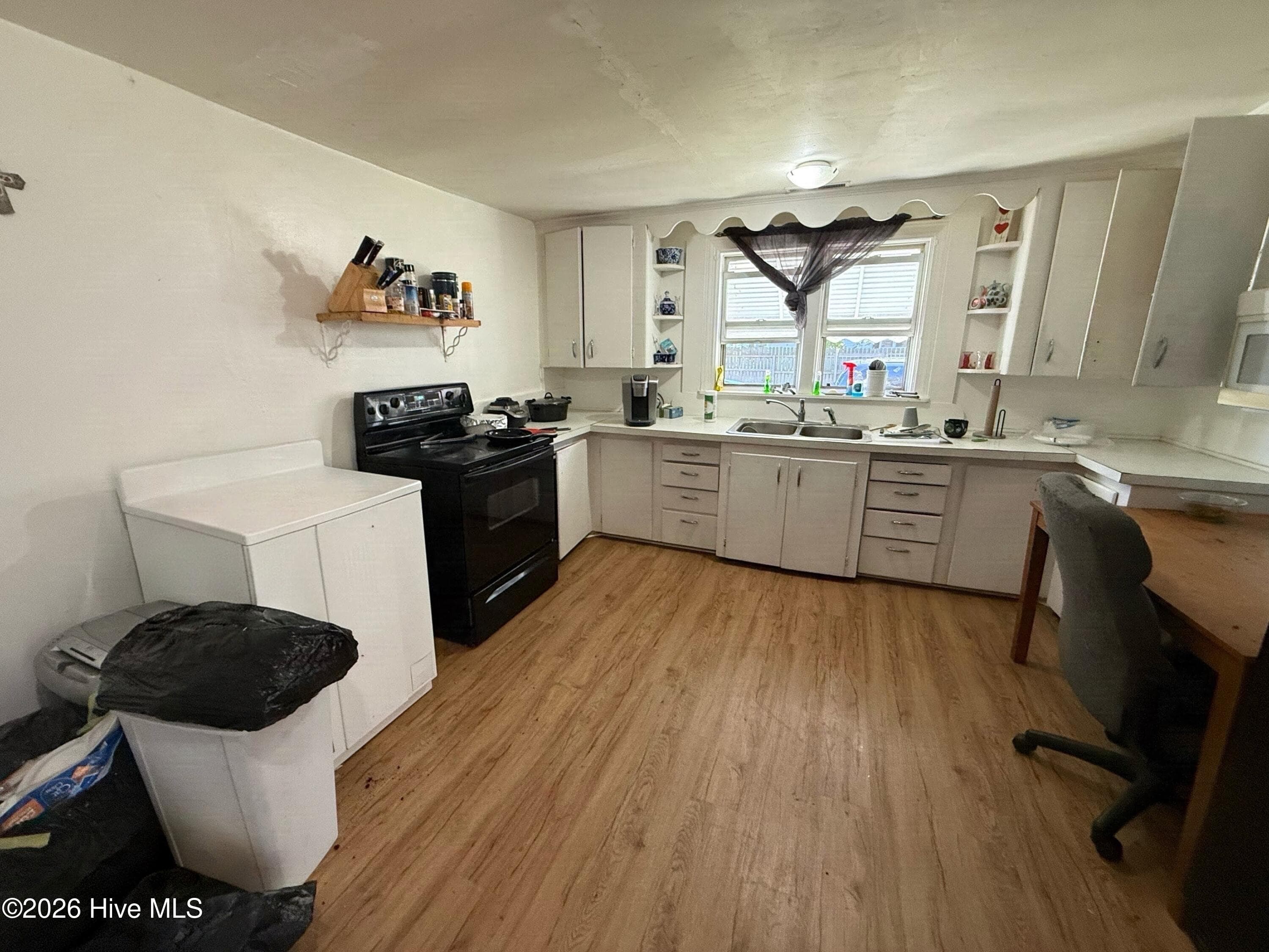 Kitchen - 7864 Caratoke Highway, Powells Point, NC 27966