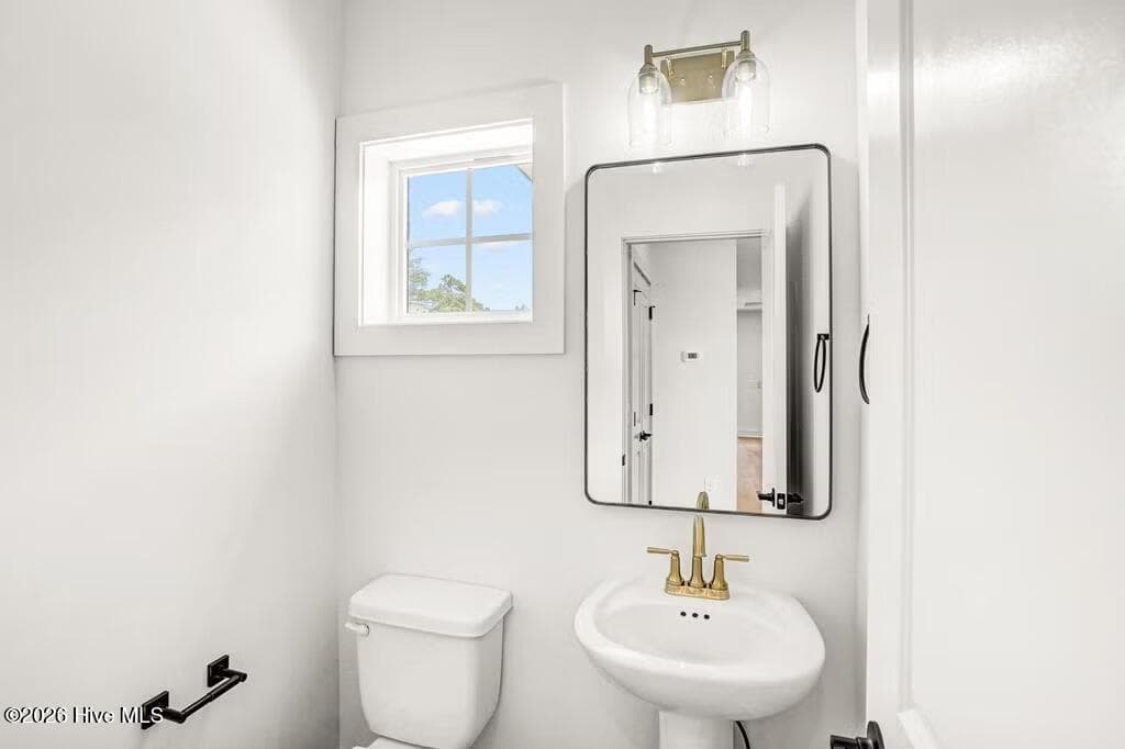 powder room - 106 Lexington Lane, Southern Pines, NC 28387