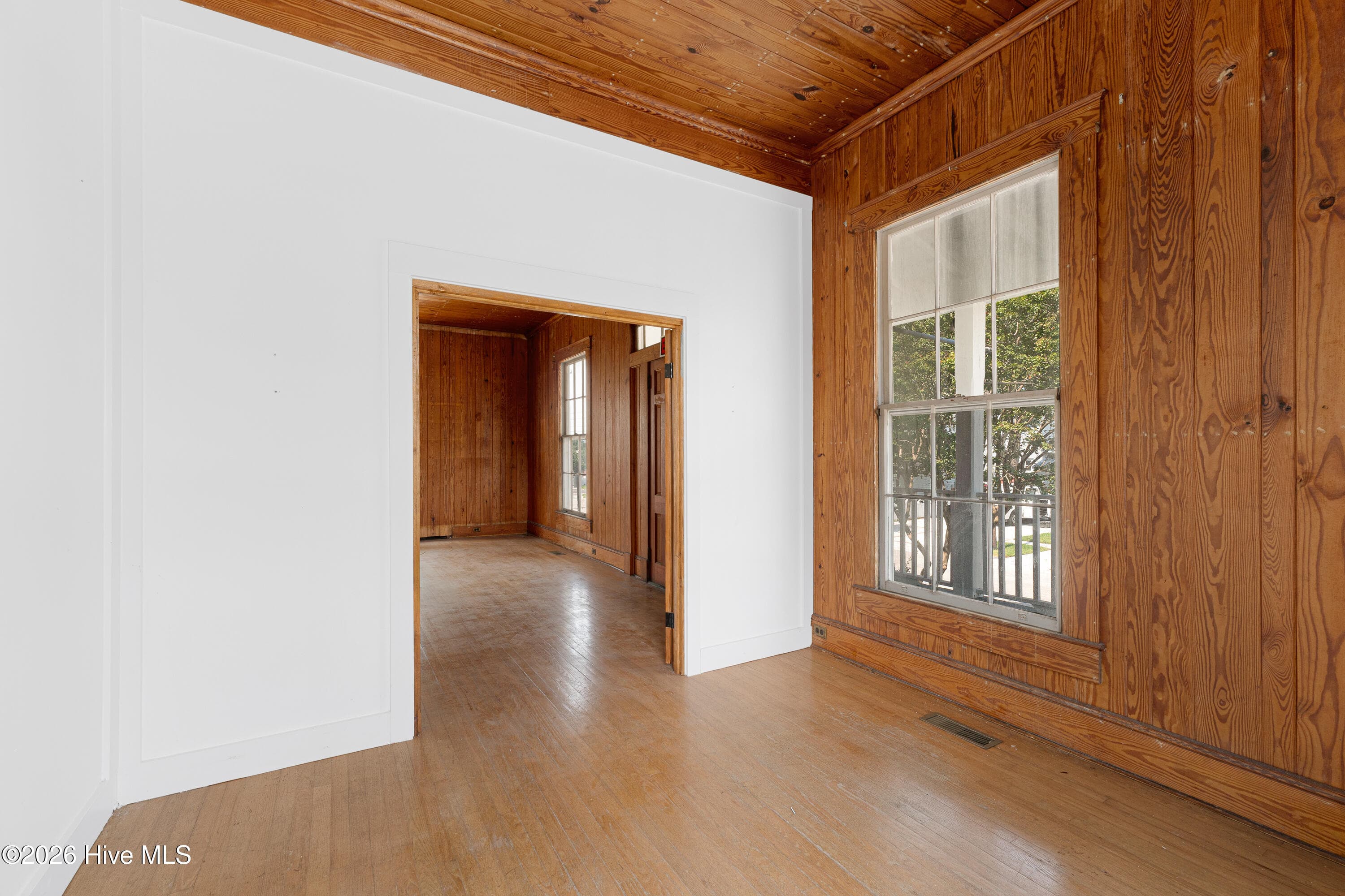 Single Family Residence at 204 Turner Street, Beaufort, NC 28516, photo 10 of 47