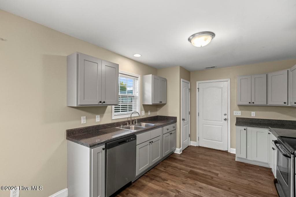 Single Family Residence at 208 Gelynda Court, Holly Ridge, NC 28445, photo 21 of 53