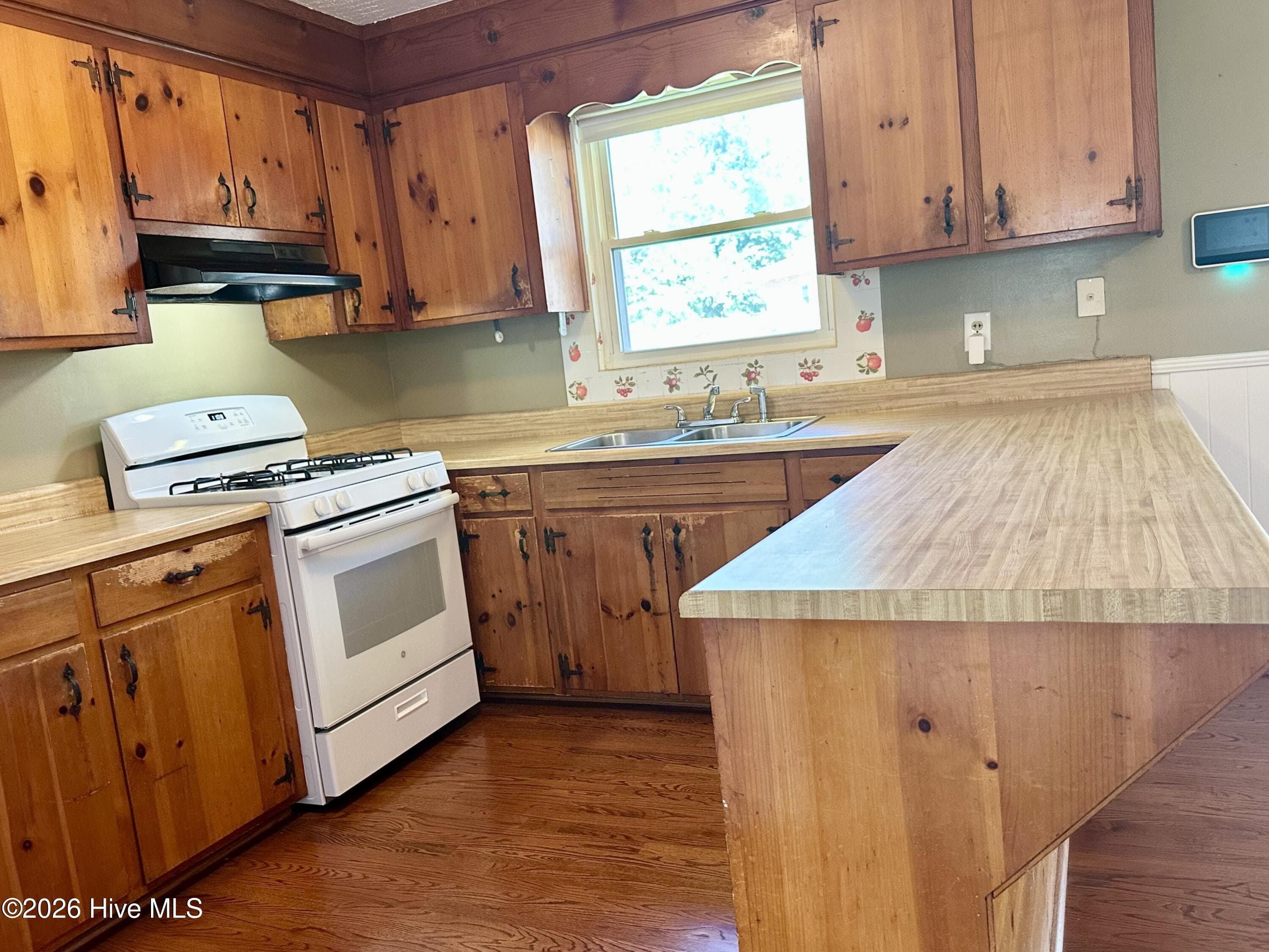 Single Family Residence at 1715 Fairwood Drive, Augusta, GA 30909, photo 5 of 22