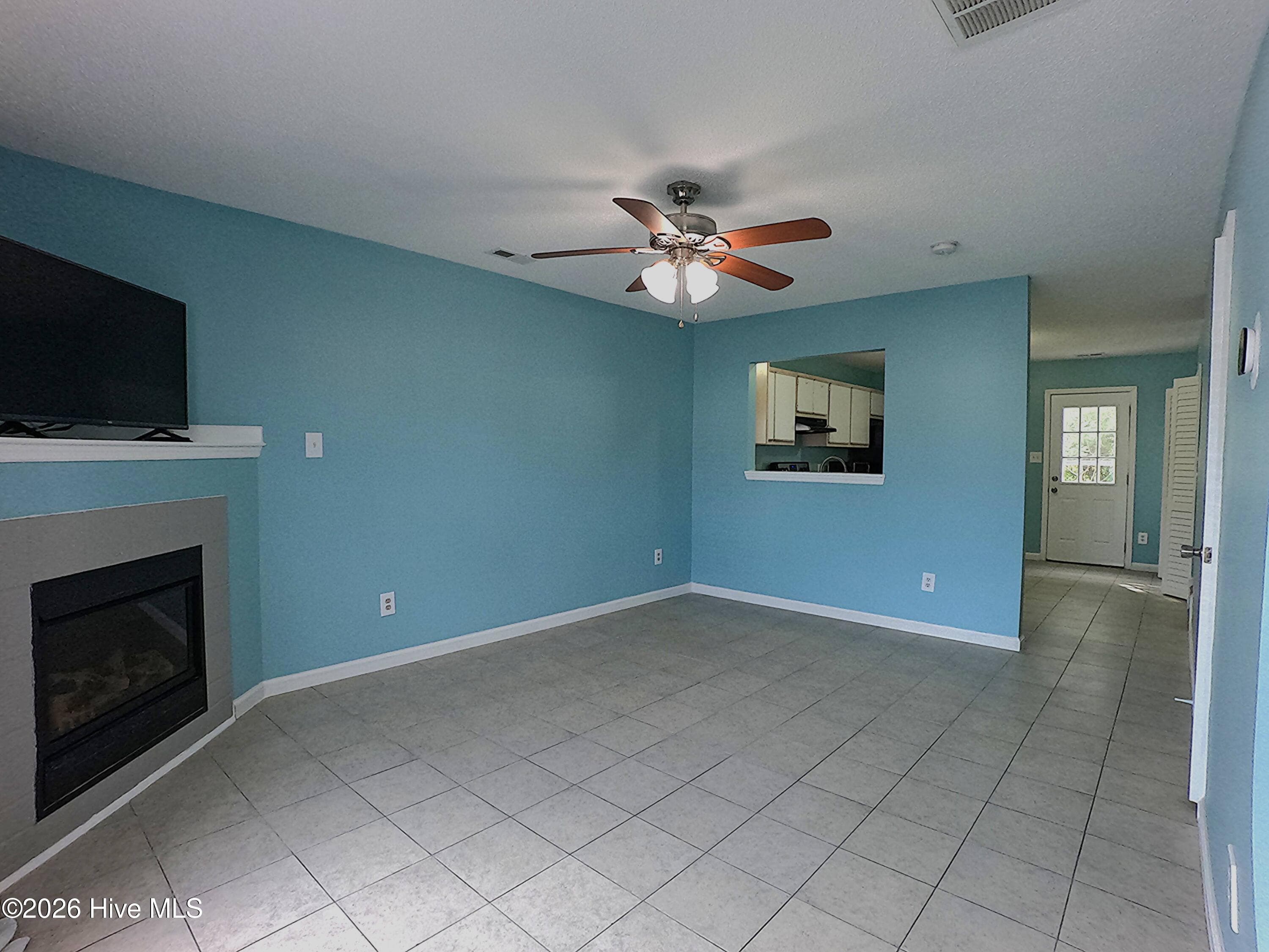 Townhouse at 401 Timberlake Trail, Jacksonville, NC 28546, photo 7 of 31
