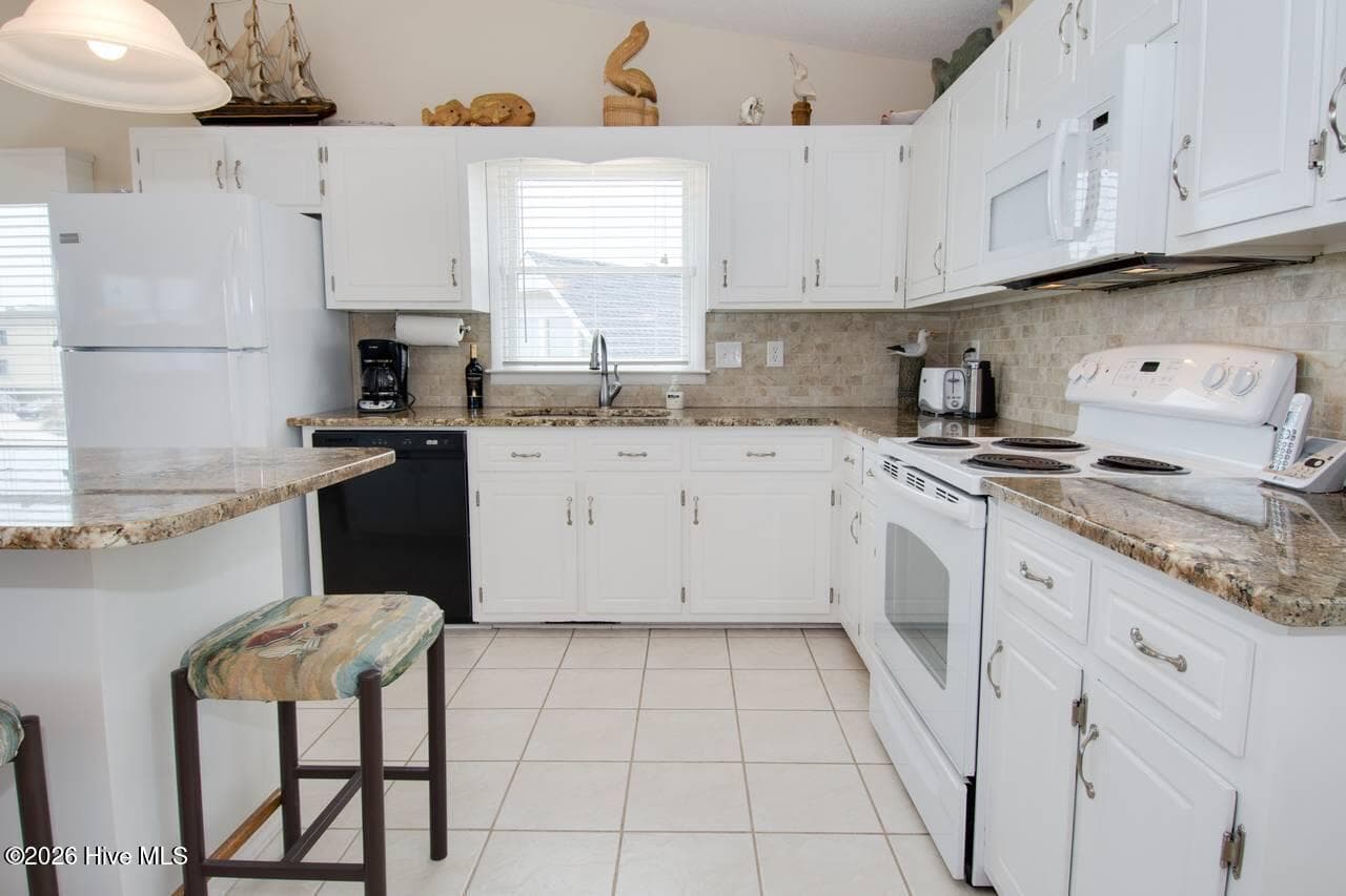 Kitchen - 6820 Ocean Drive, Emerald Isle, NC 28594