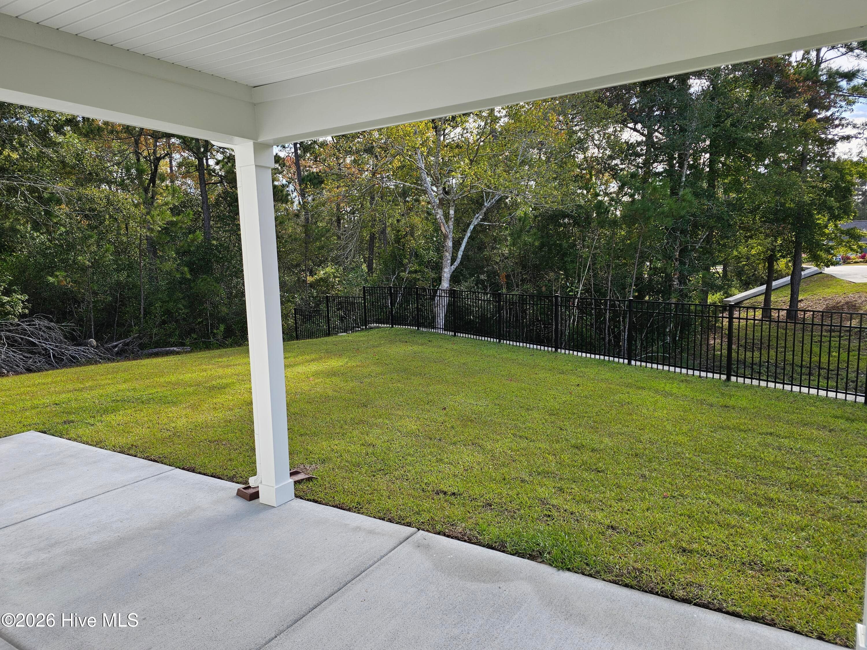 Single Family Residence at 562 Glitter Bay Loop, Shallotte, NC 28470, photo 15 of 65