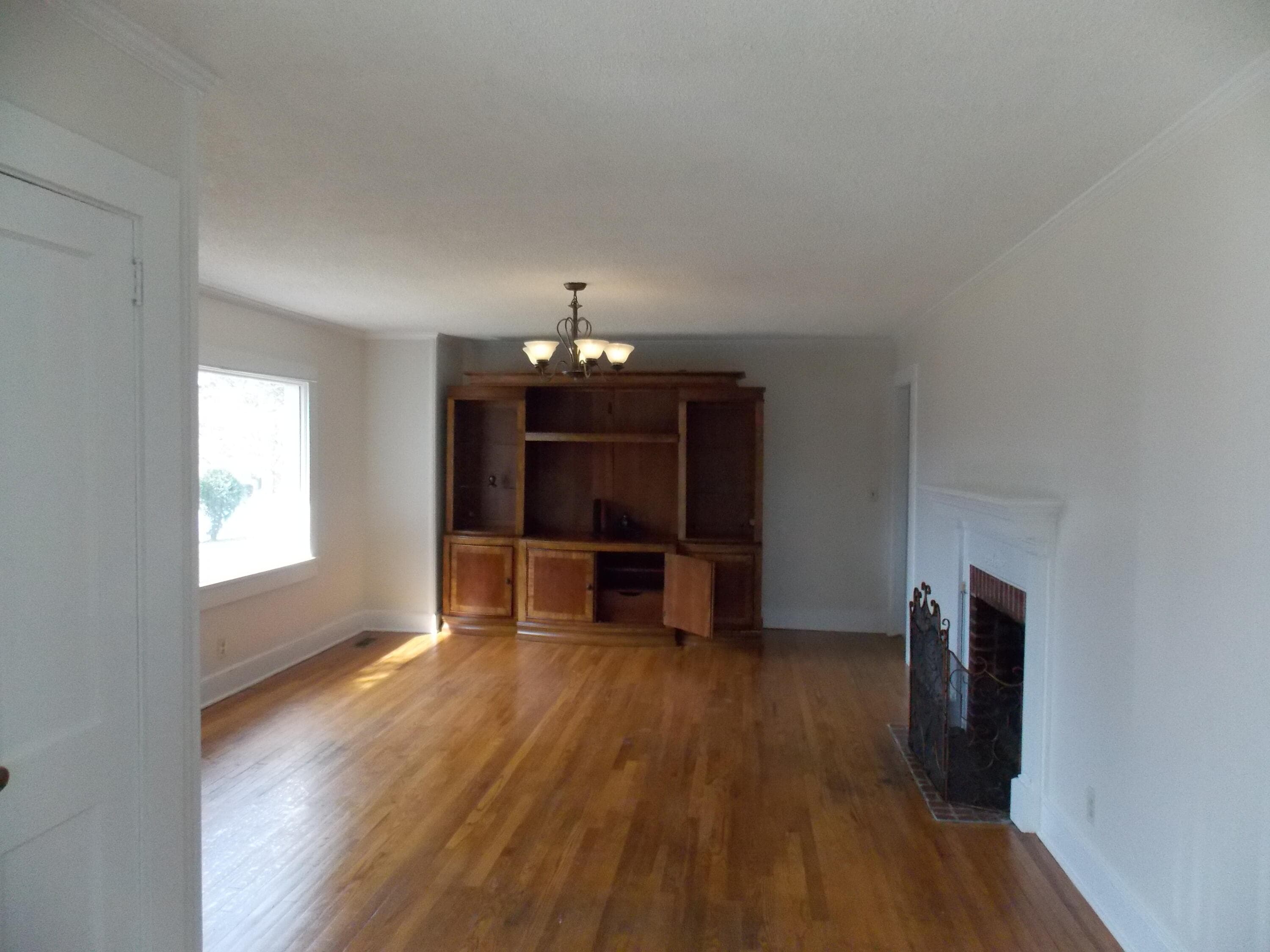 Single Family Residence at 306 S Maple Street 1, McCormick, SC 29835, photo 4 of 12