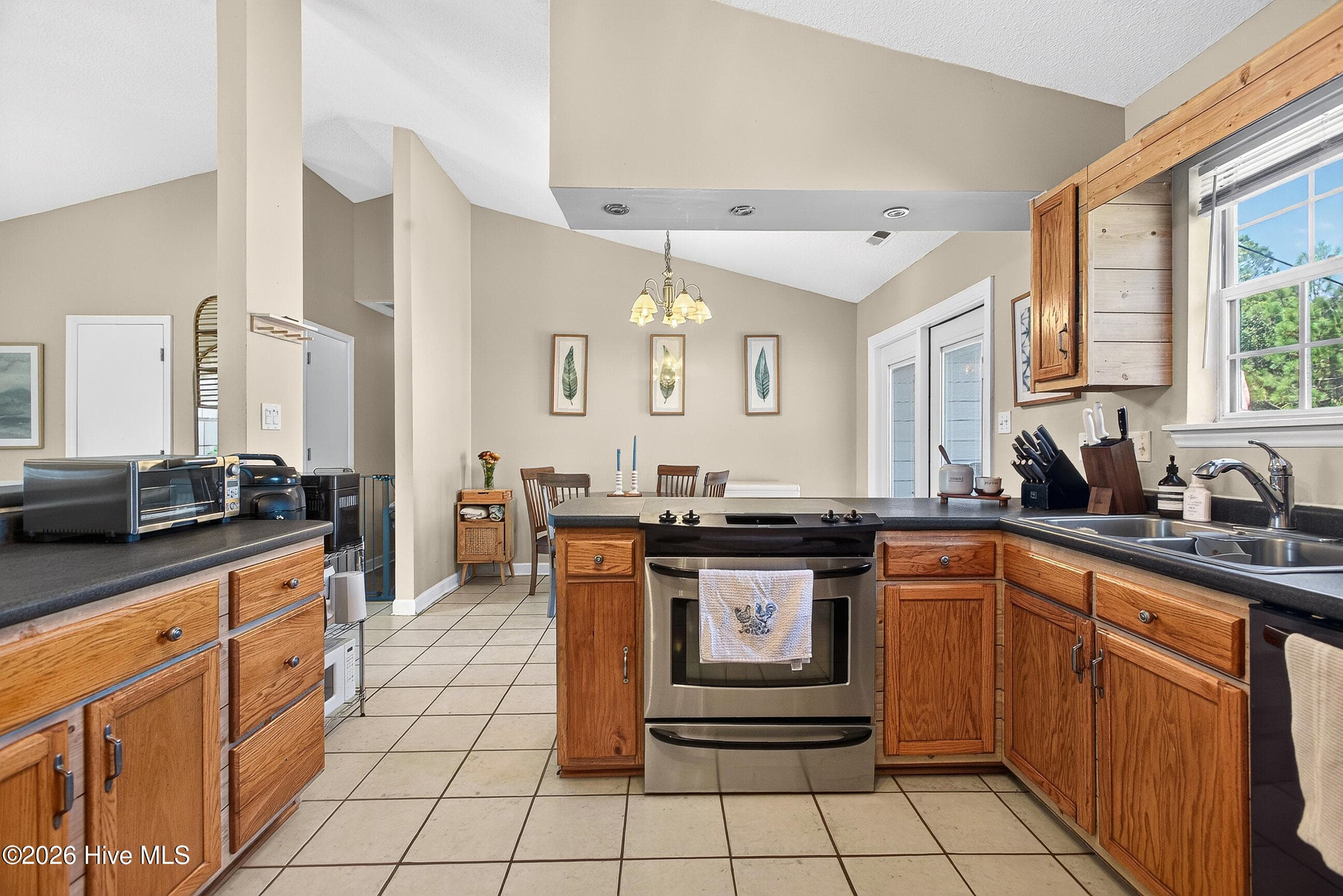 Single Family Residence at 317 Cinnamon Drive, Hubert, NC 28539, photo 16 of 49