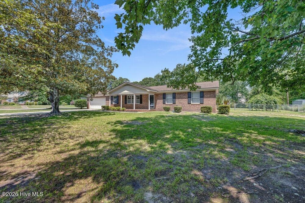 Single Family Residence at 618 Kelly Road, Wilmington, NC 28409, photo 3 of 27