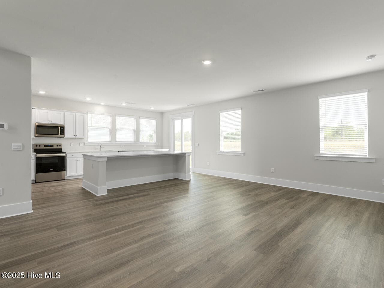 Single Family Residence at 516 Bogue View Road Lot 51, Hubert, NC 28539, photo 19 of 49