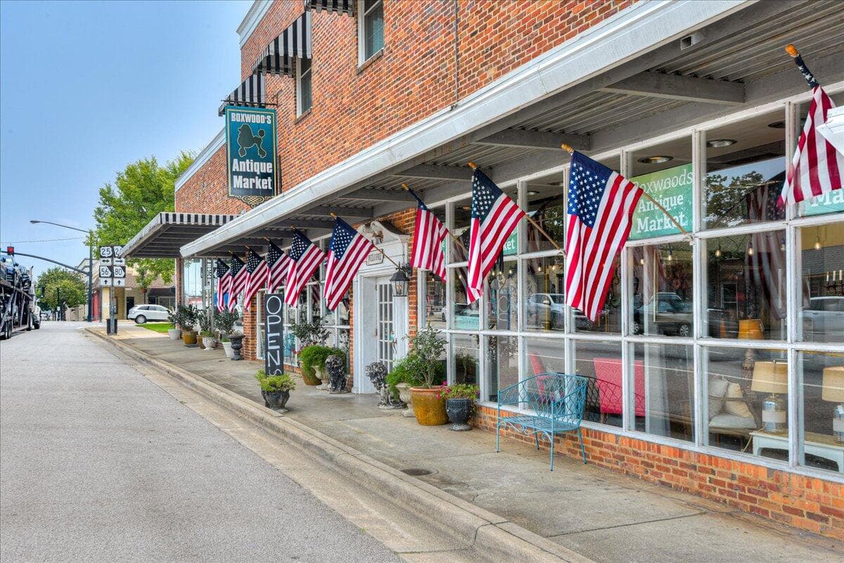 Business at 114 W 6th Street, Waynesboro, GA 30830, photo 8 of 75