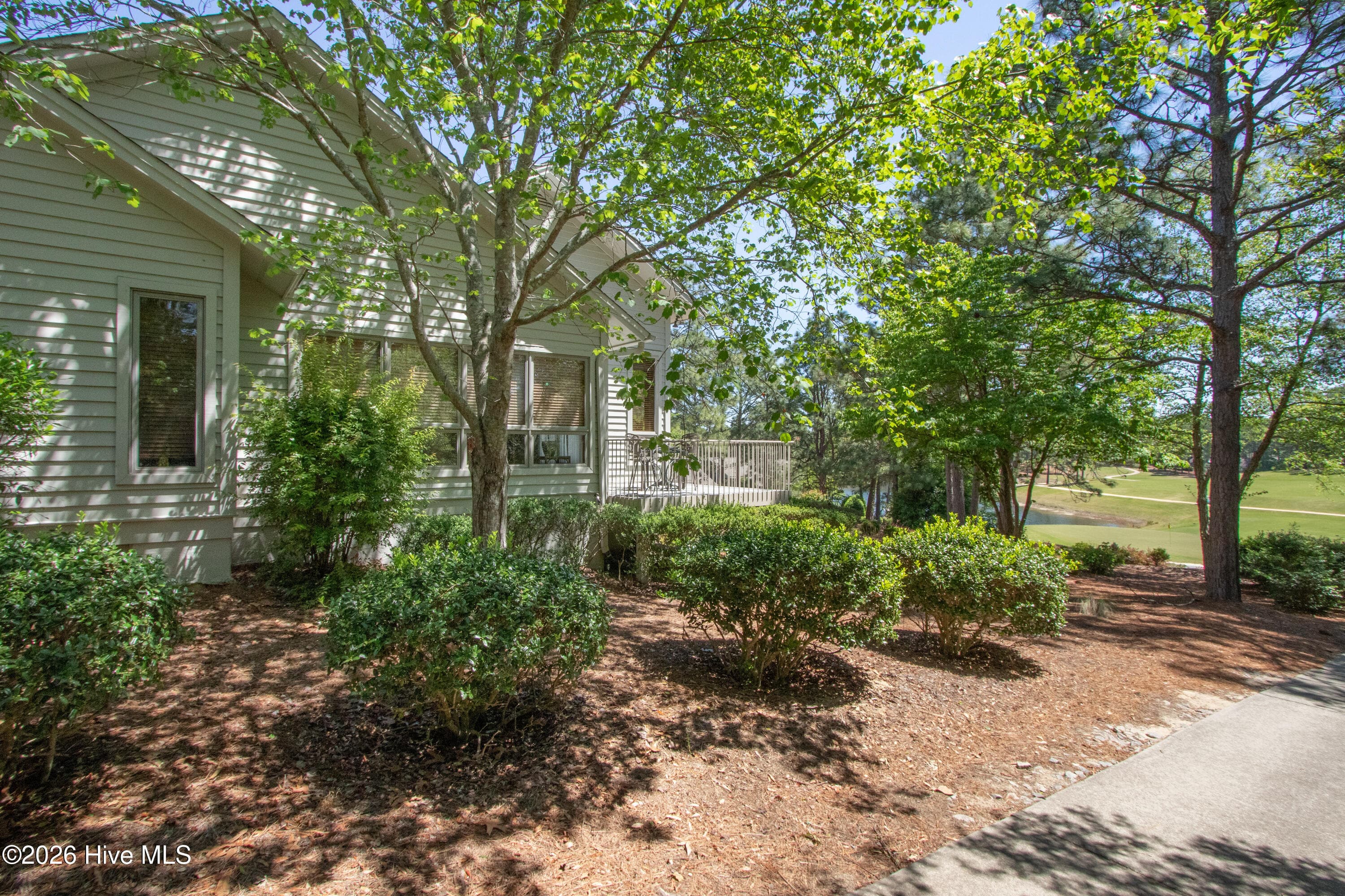Single Family Residence at 15 Shenecossett Lane, Pinehurst, NC 28374, photo 5 of 6