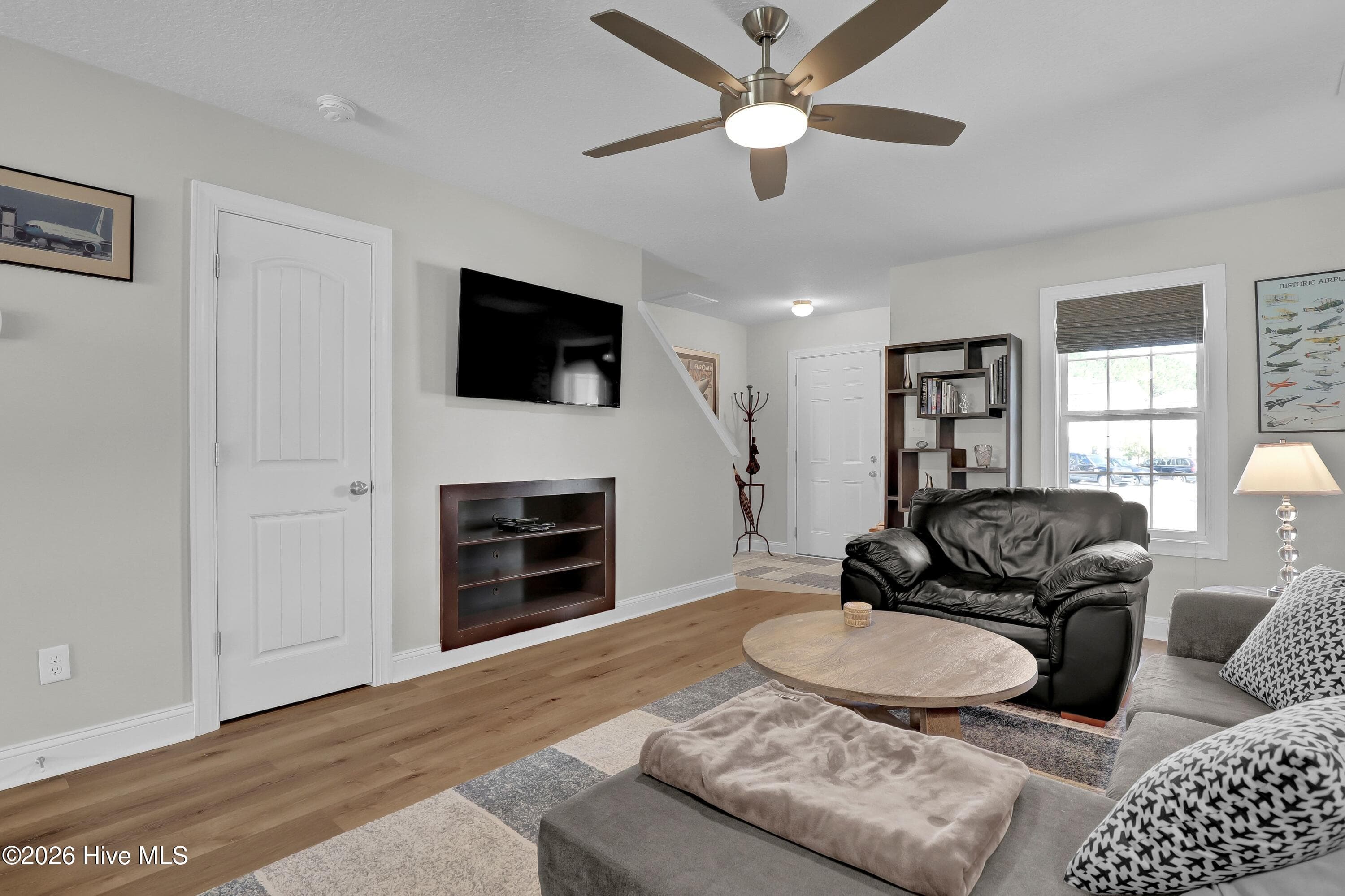 Townhouse at 123 W Murrow Lane, Jacksonville, NC 28546, photo 5 of 25