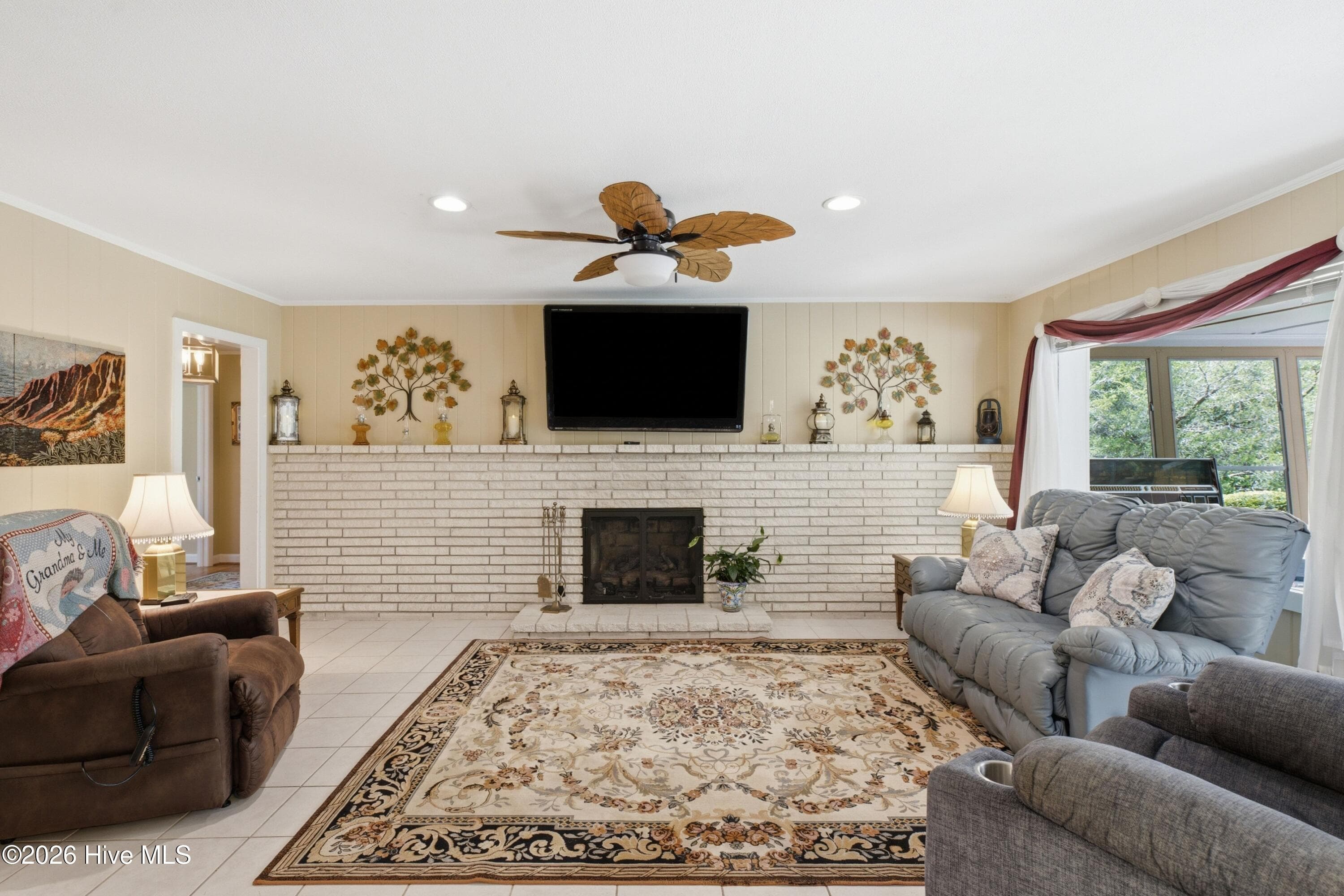 Single Family Residence at 333 Johnston Drive, Wilmington, NC 28412, photo 7 of 46