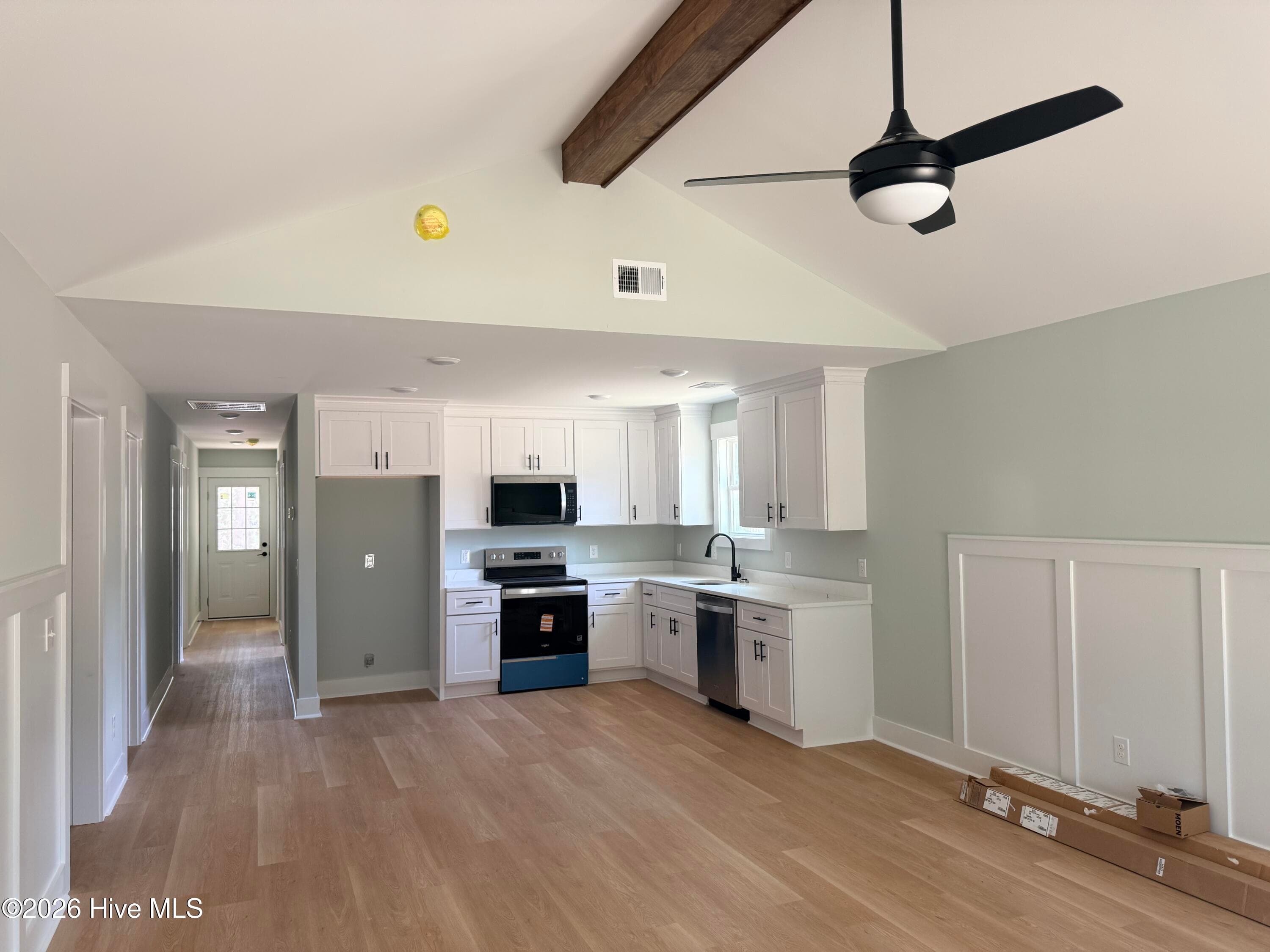 Single Family Residence at 302 Pine Court, Hampstead, NC 28443, photo 22 of 91