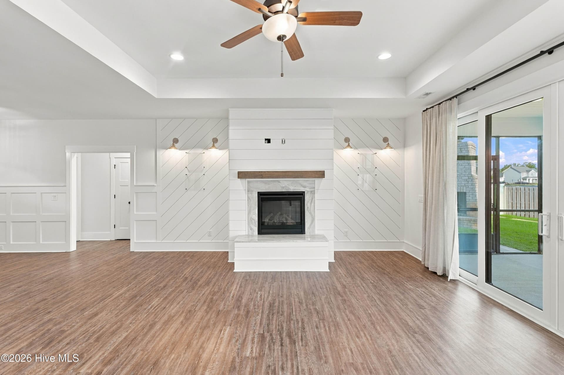 Gas Fireplace - 11 Lemongrass Court, Hampstead, NC 28443