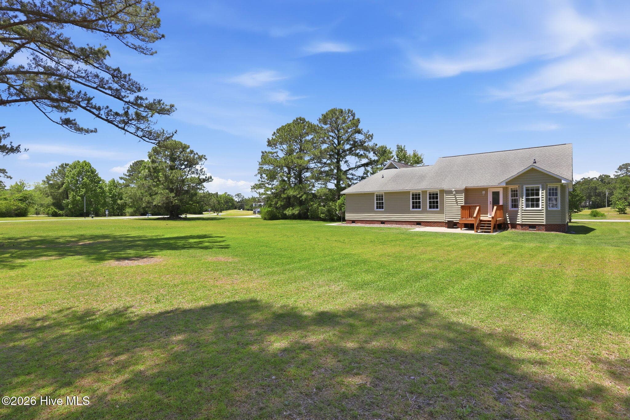 Single Family Residence at 1129 Coral Reef Drive, New Bern, NC 28560, photo 57 of 68