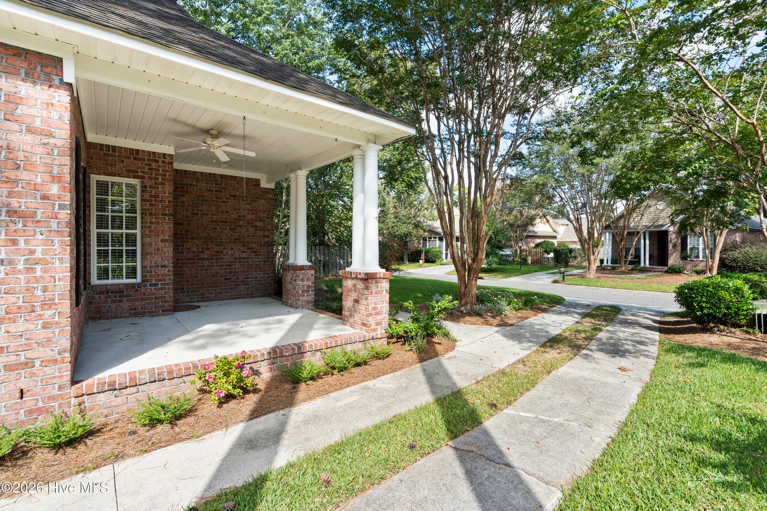 Single Family Residence at 4902 Dewars Circle, Wilmington, NC 28409, photo 5 of 52