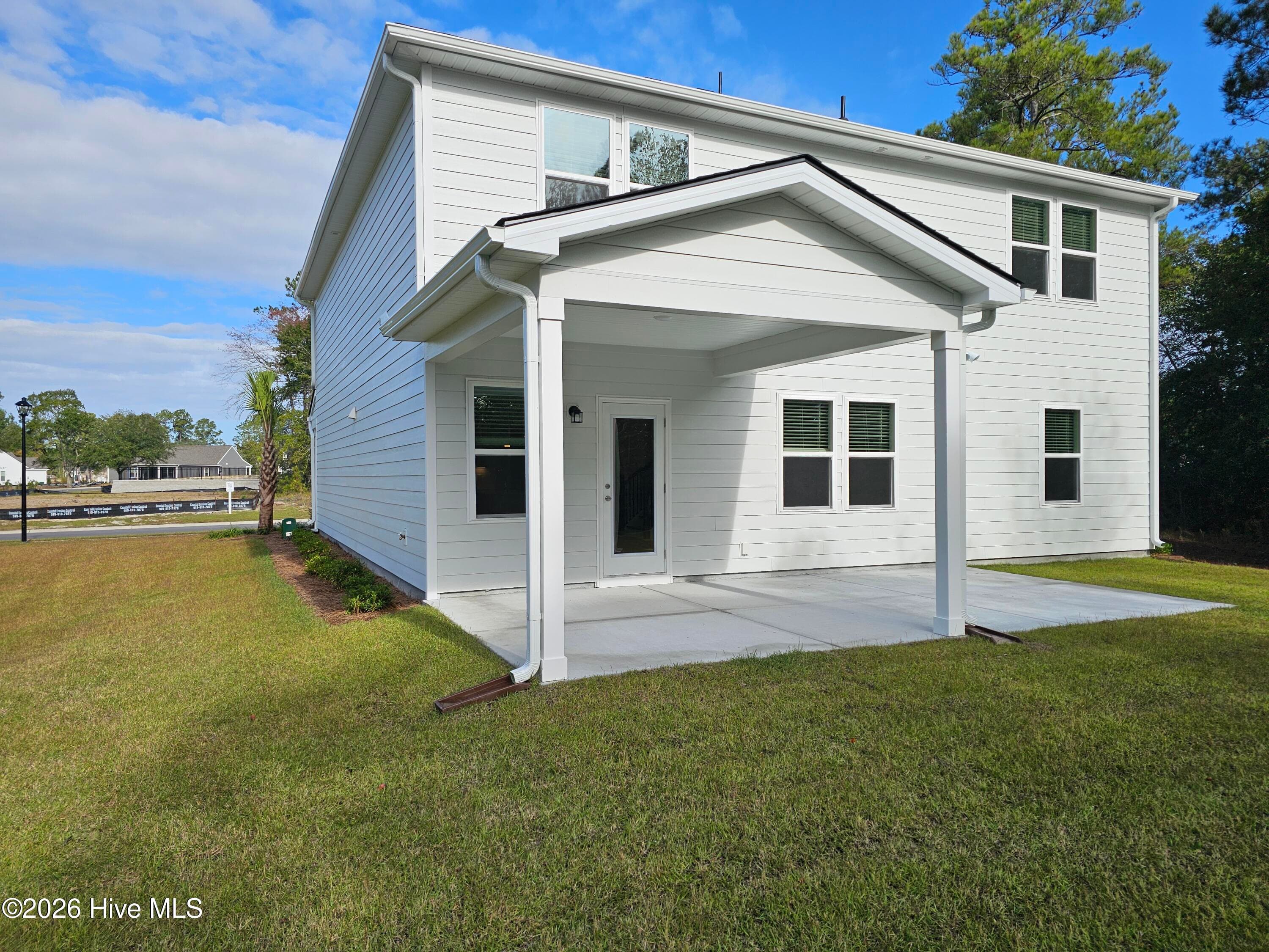 Single Family Residence at 562 Glitter Bay Loop, Shallotte, NC 28470, photo 10 of 65