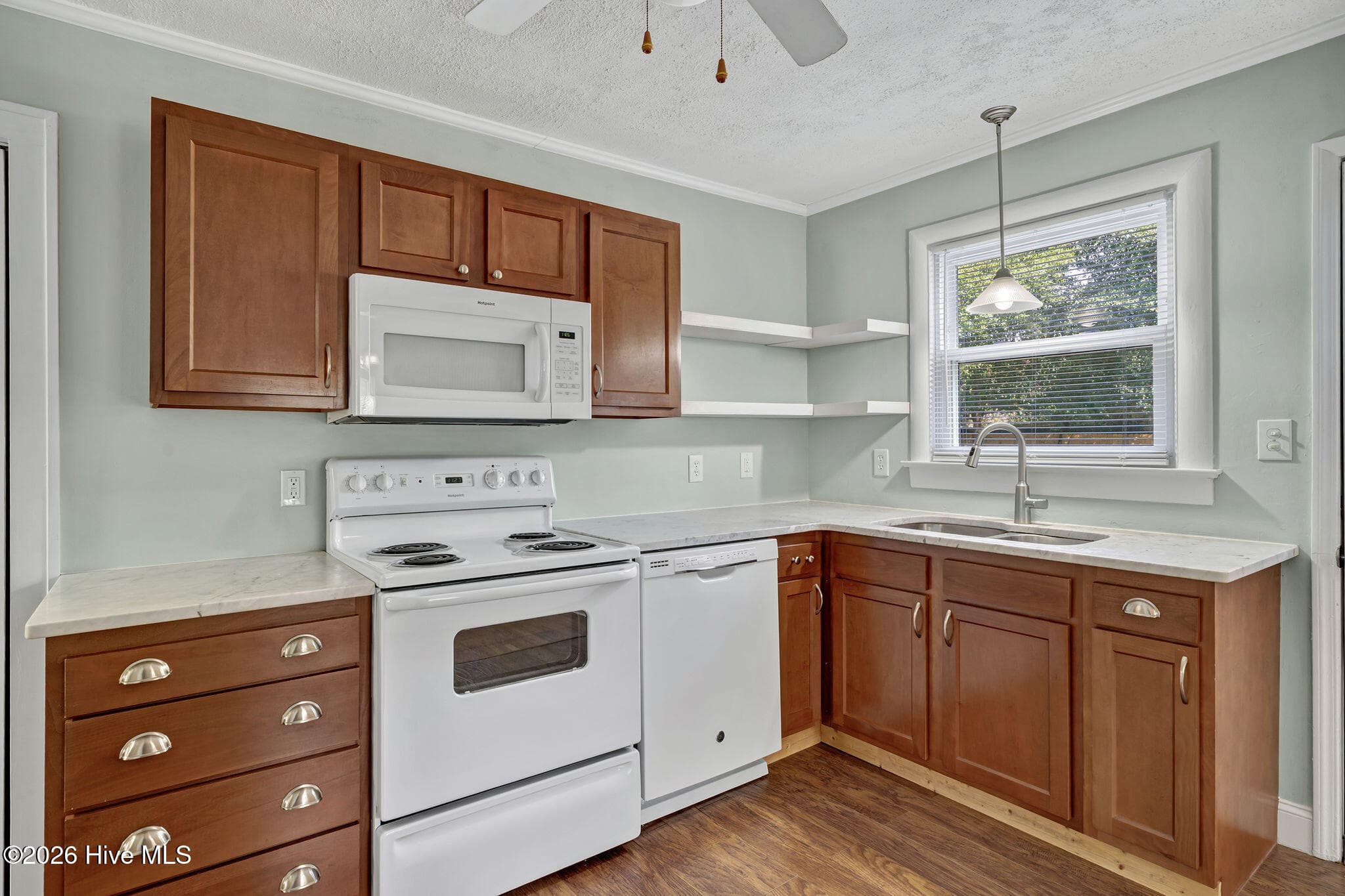 Single Family Residence at 3609 Wilshire Boulevard, Wilmington, NC 28403, photo 9 of 25