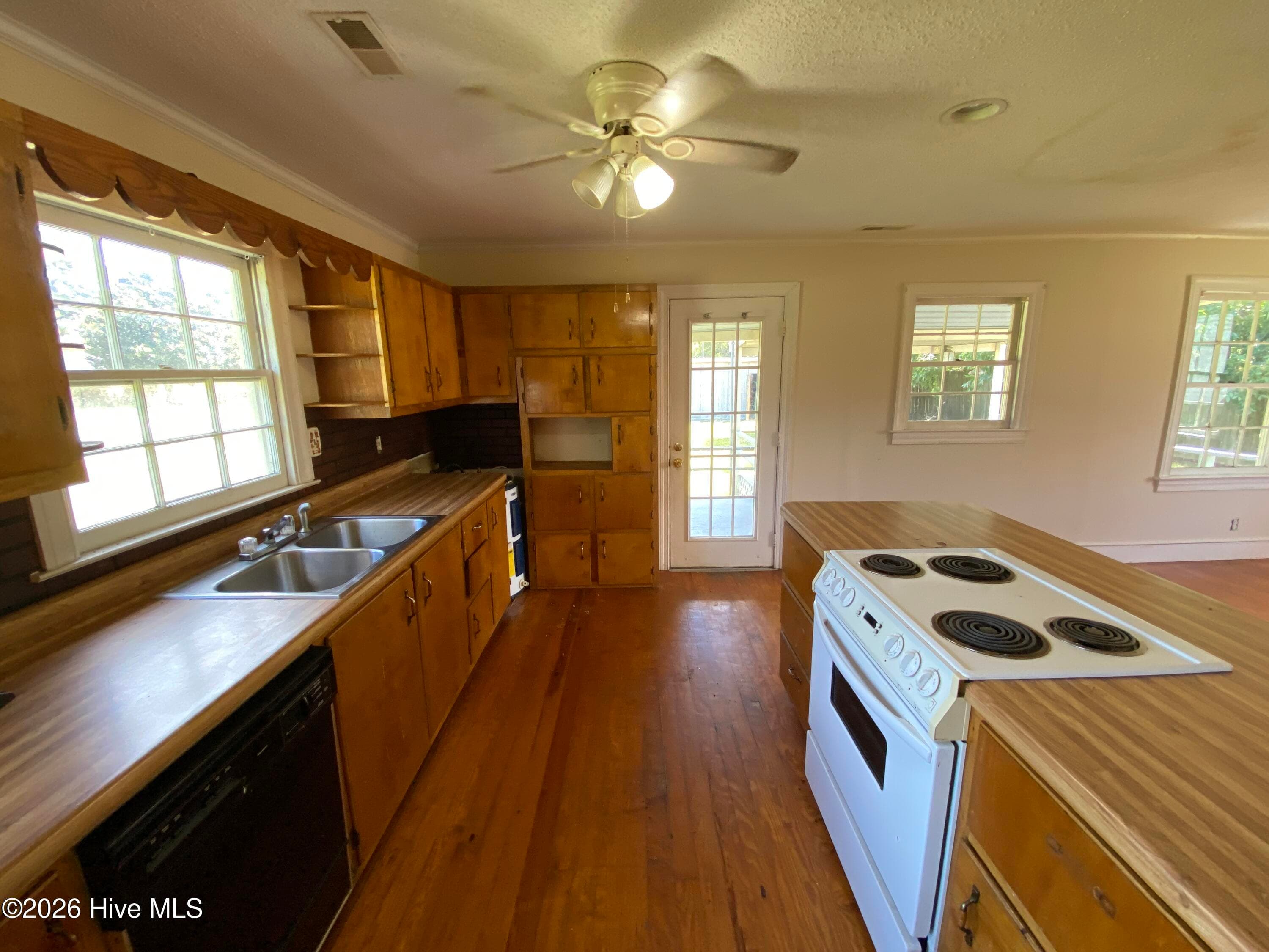 Single Family Residence at 513 Pear Street, Kinston, NC 28504, photo 36 of 41