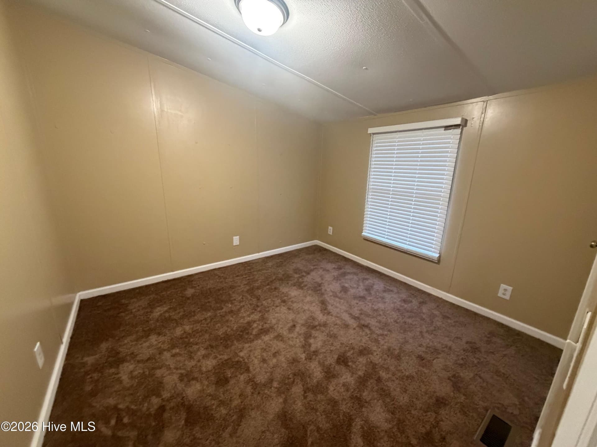 Manufactured Home at 1110 E Northern Boulevard, Tarboro, NC 27886, photo 21 of 37
