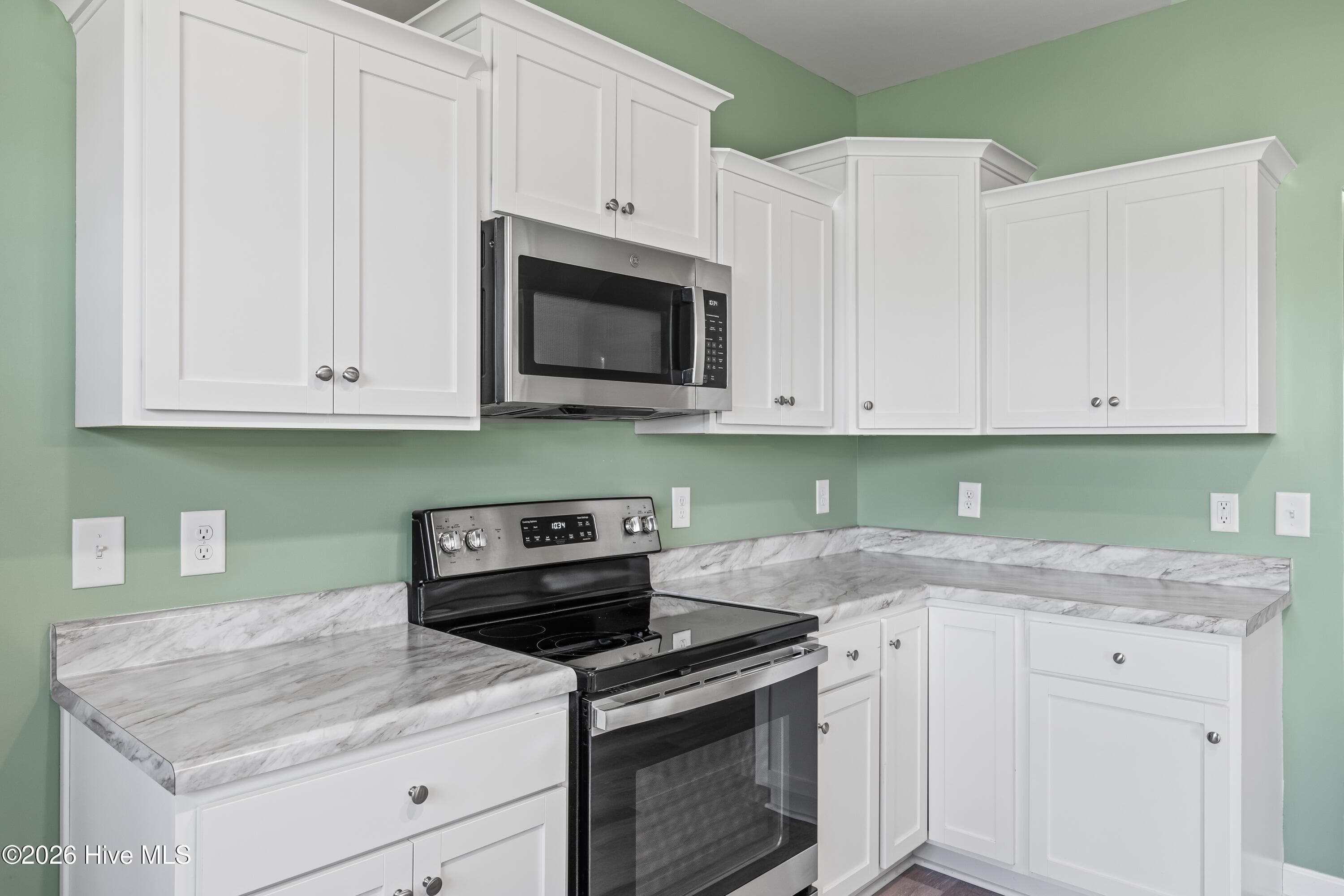 Single Family Residence at 158 Uzzell Road, Hubert, NC 28539, photo 17 of 45