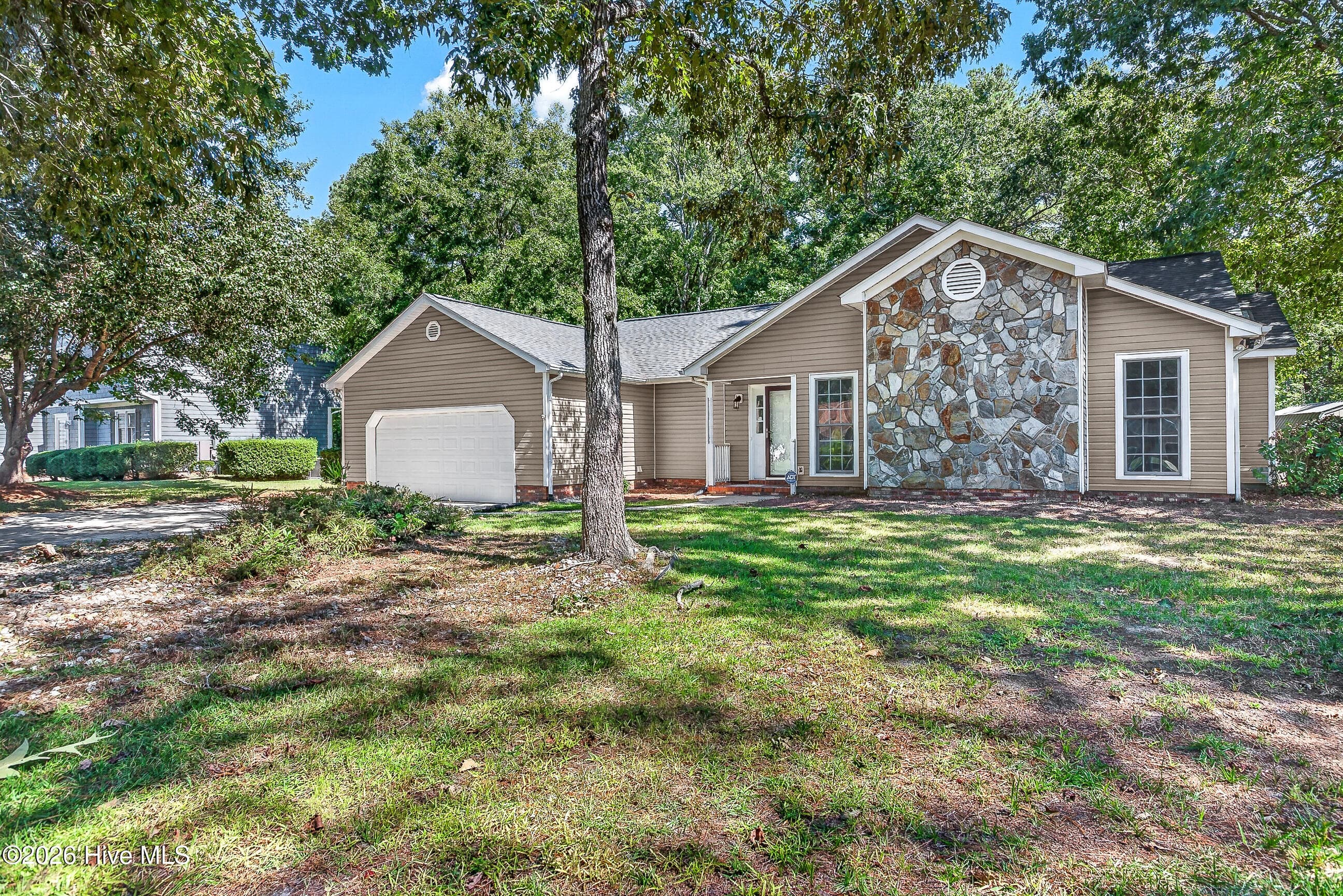 Single Family Residence at 439 Candlewood Drive, Jacksonville, NC 28540, photo 2 of 42