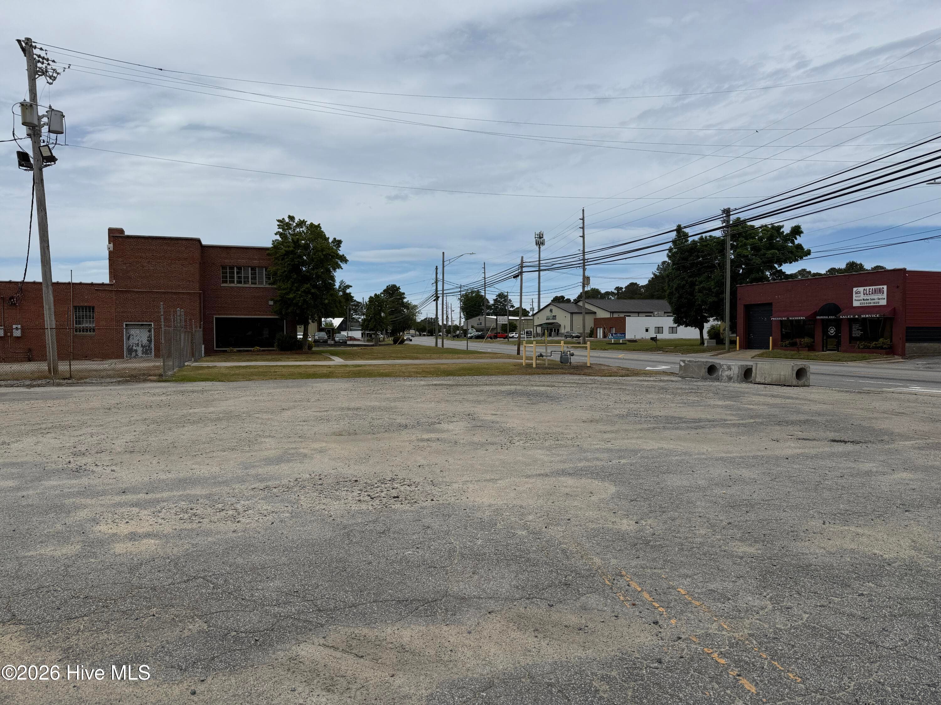 Commercial Sale at 424 Hackney Avenue, Washington, NC 27889, photo 43 of 47