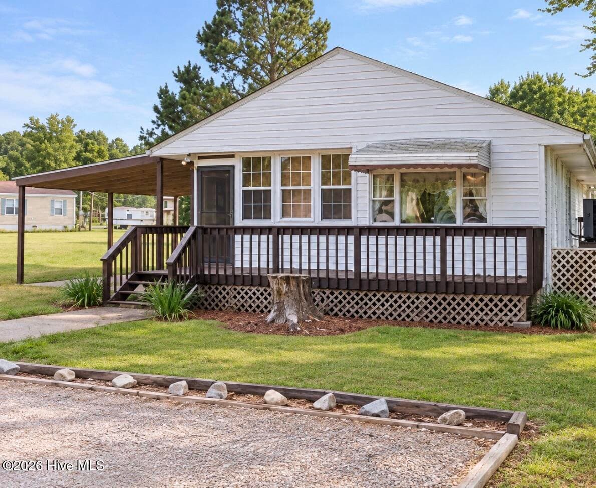 Manufactured Home at 206 Scuppernong Road, Columbia, NC 27925, photo 3 of 52