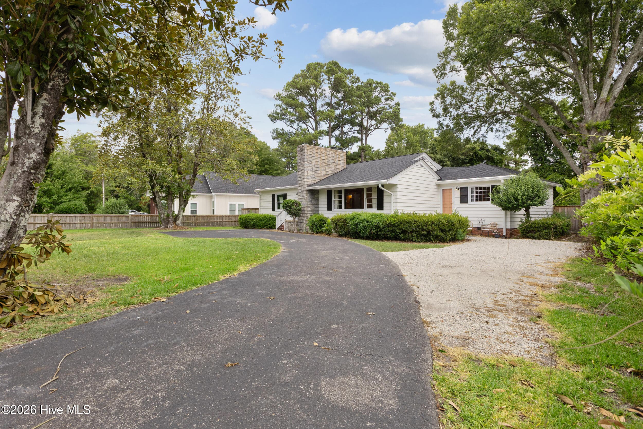 Single Family Residence at 4109 Peachtree Avenue, Wilmington, NC 28403, photo 8 of 50
