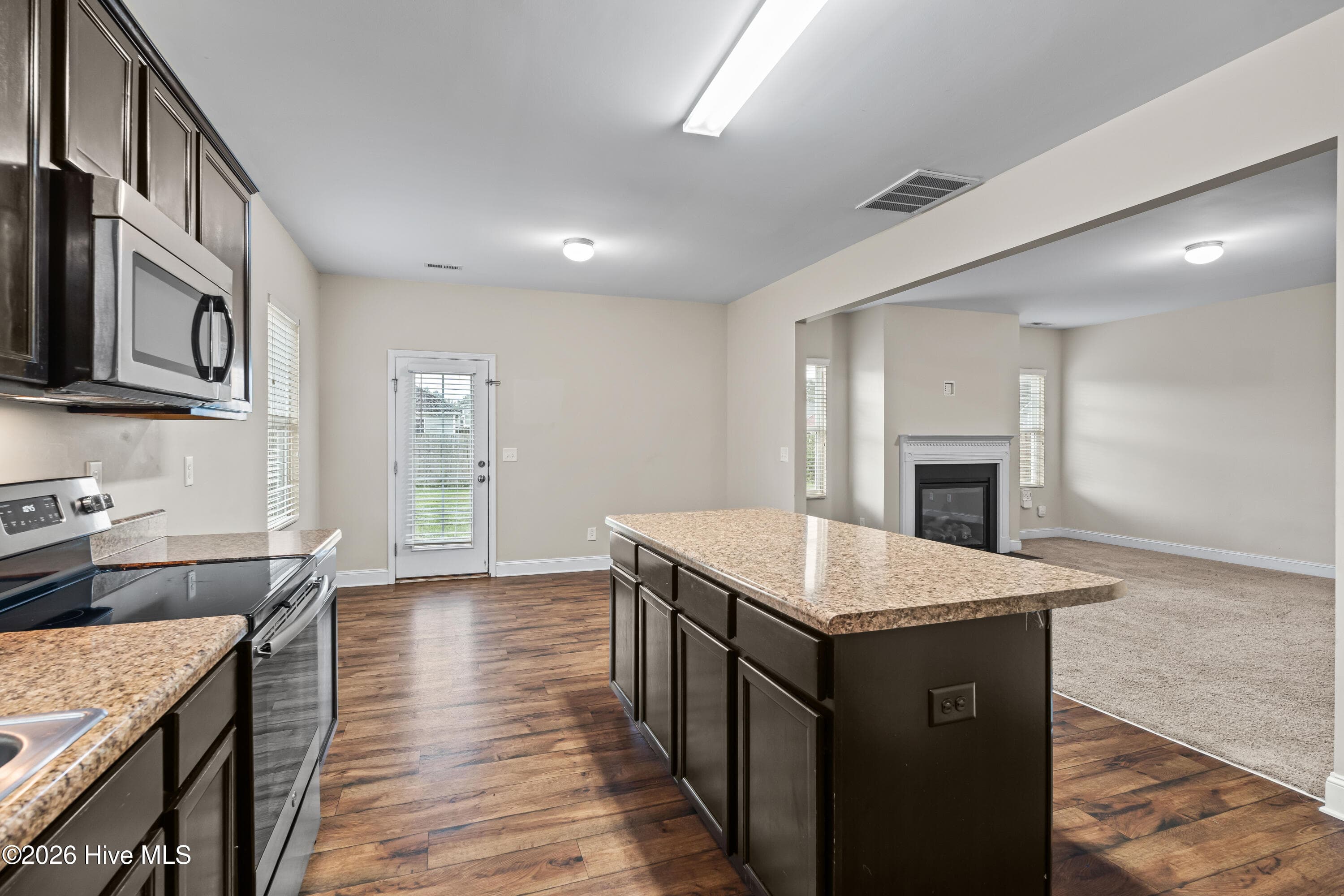 Single Family Residence at 115 Mittams Point Drive, Jacksonville, NC 28546, photo 16 of 59