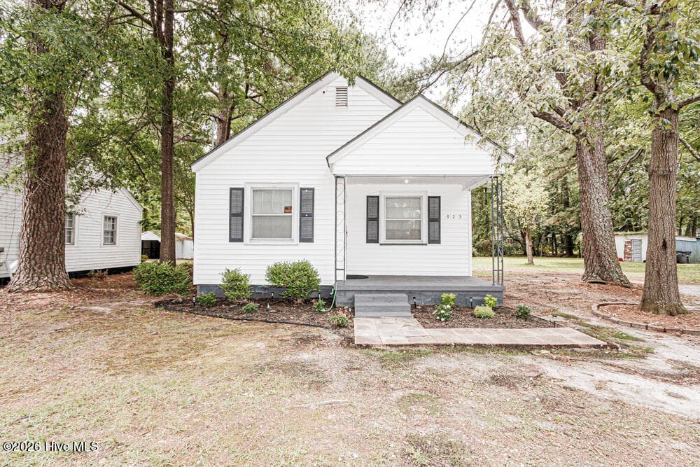Single Family Residence at 923 O Berry Street, Rocky Mount, NC 27803, photo 2 of 31