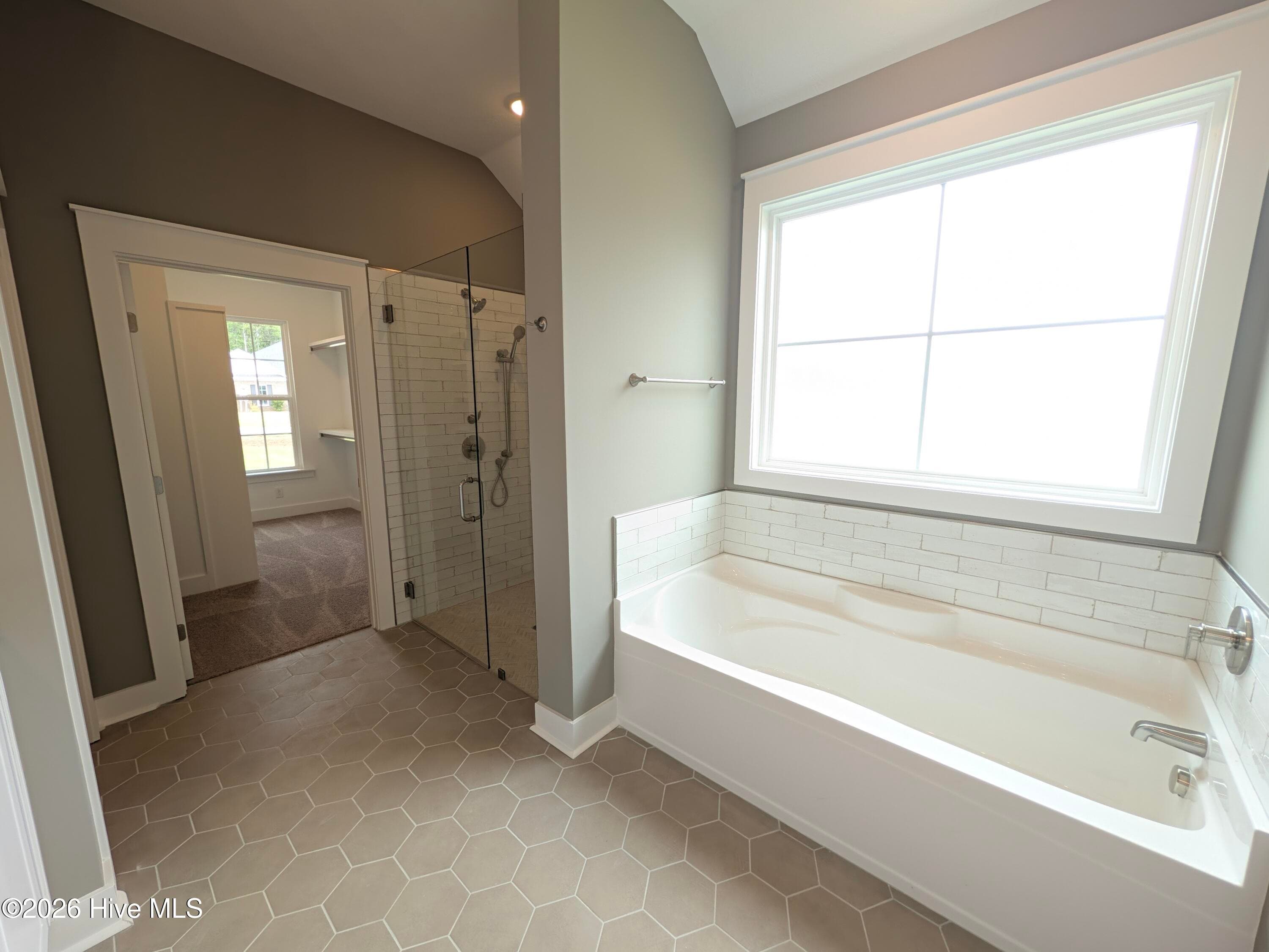 Elongated Tub; Tile Flooring - 10382 Helmsdale Drive, Aiken, SC 29803