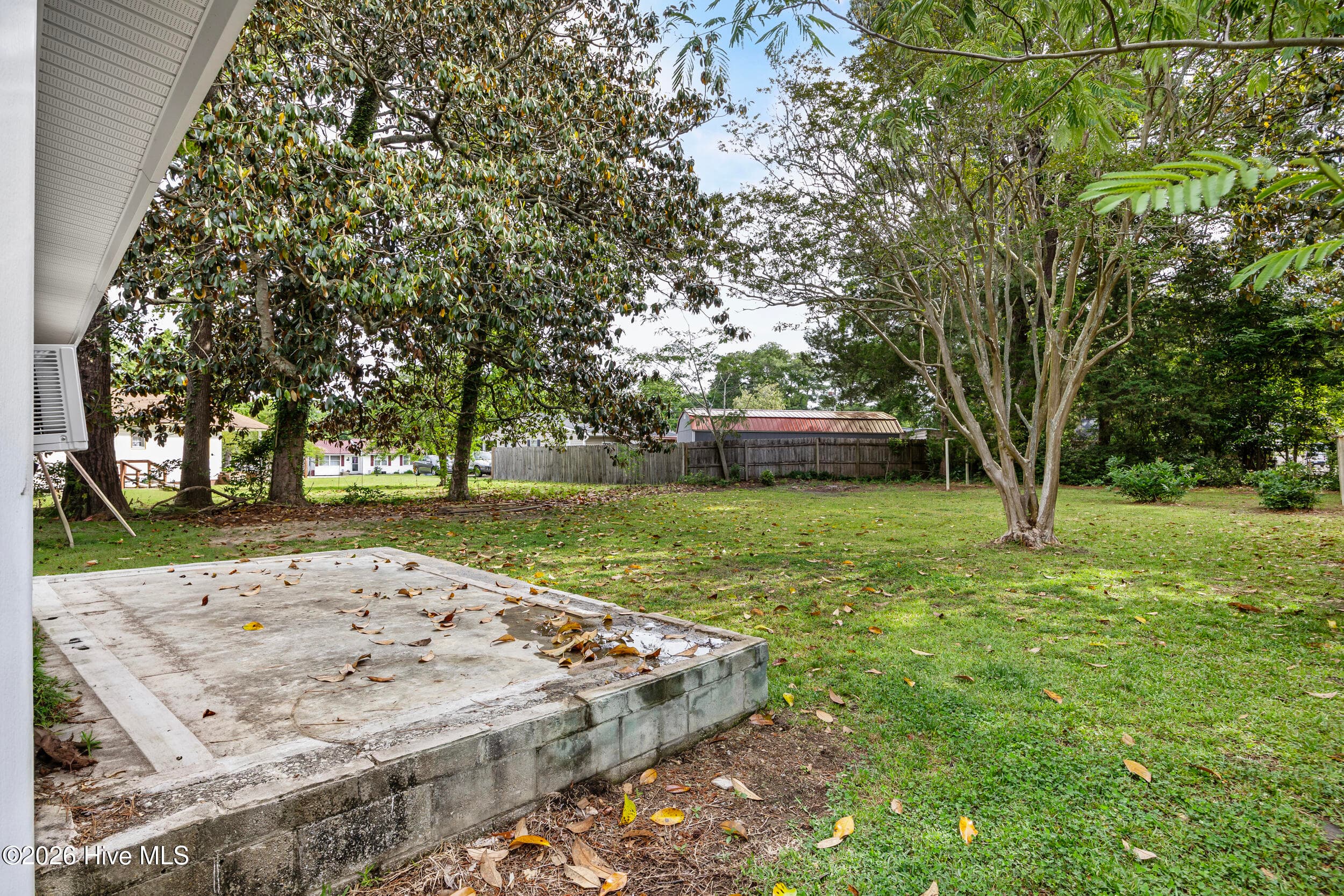 Single Family Residence at 530 Oak Lane, Jacksonville, NC 28540, photo 25 of 32