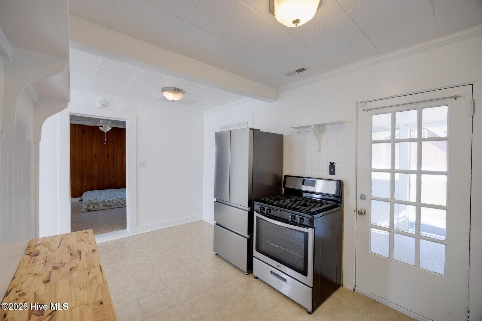Kitchen - 322 River Road, Washington, NC 27889, Washington