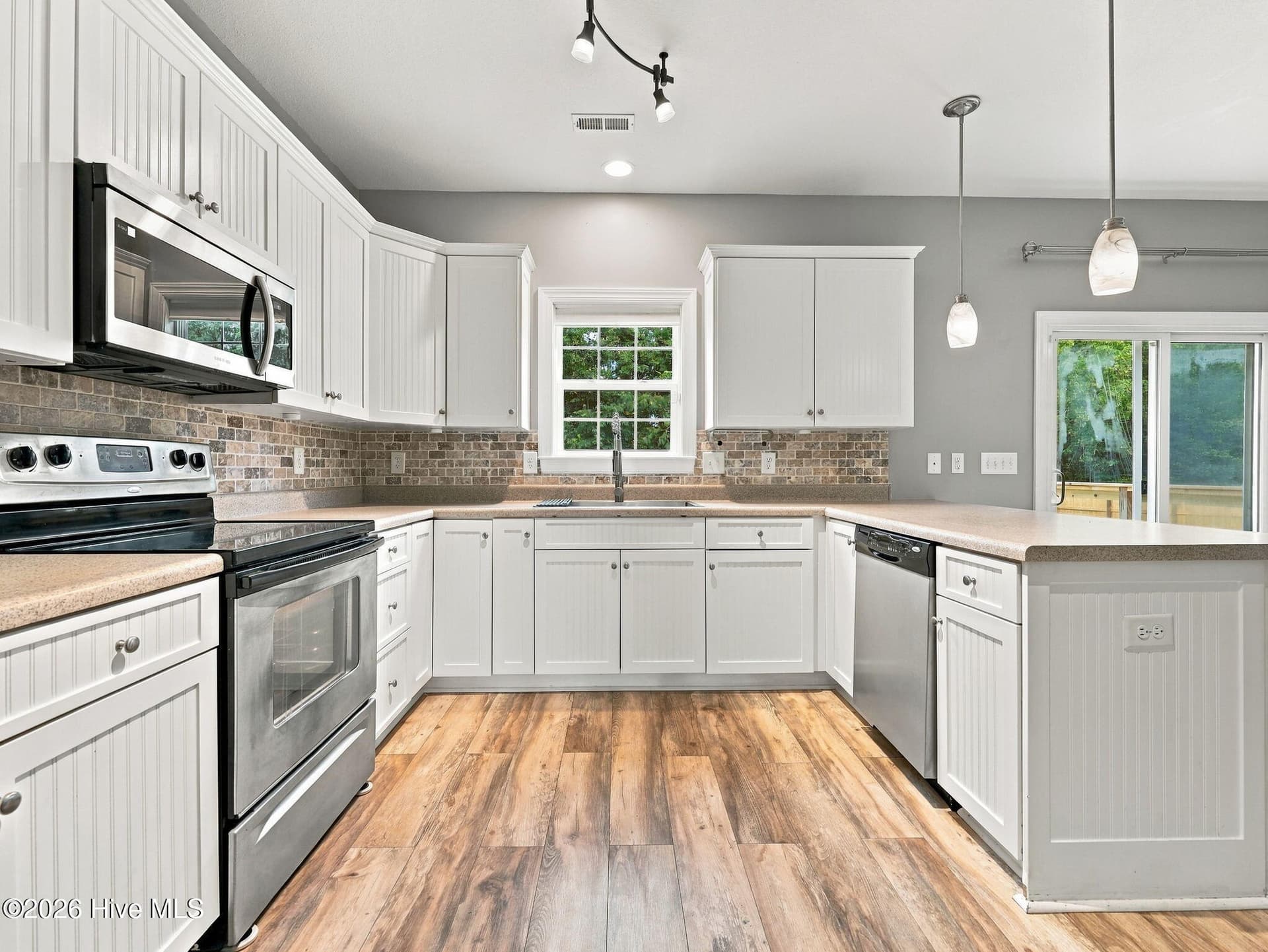 Single Family Residence at 205 Bell Ridge Lane, Hubert, NC 28539, photo 17 of 49