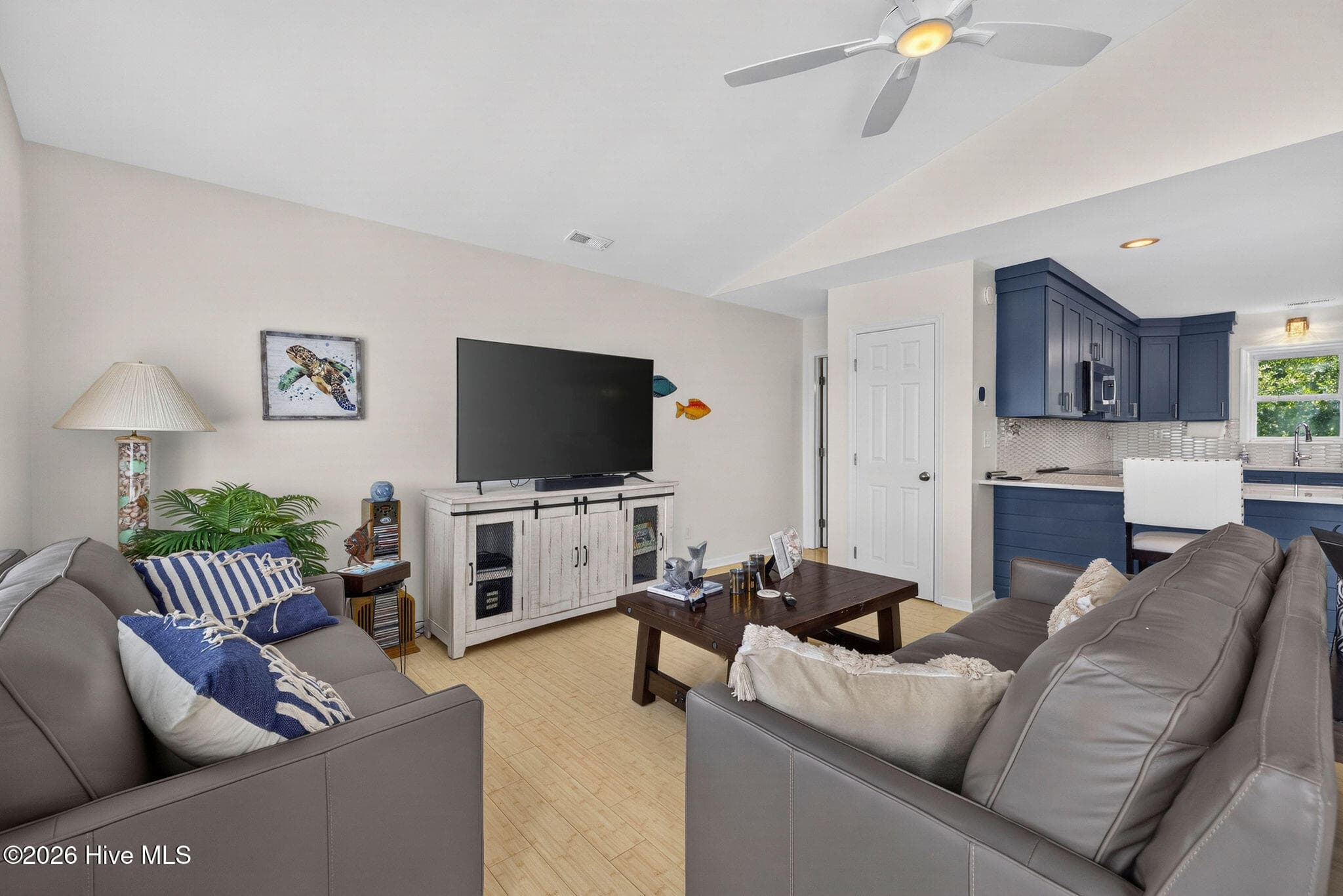 Single Family Residence at 21 S Oak Drive, Surf City, NC 28445, photo 28 of 46