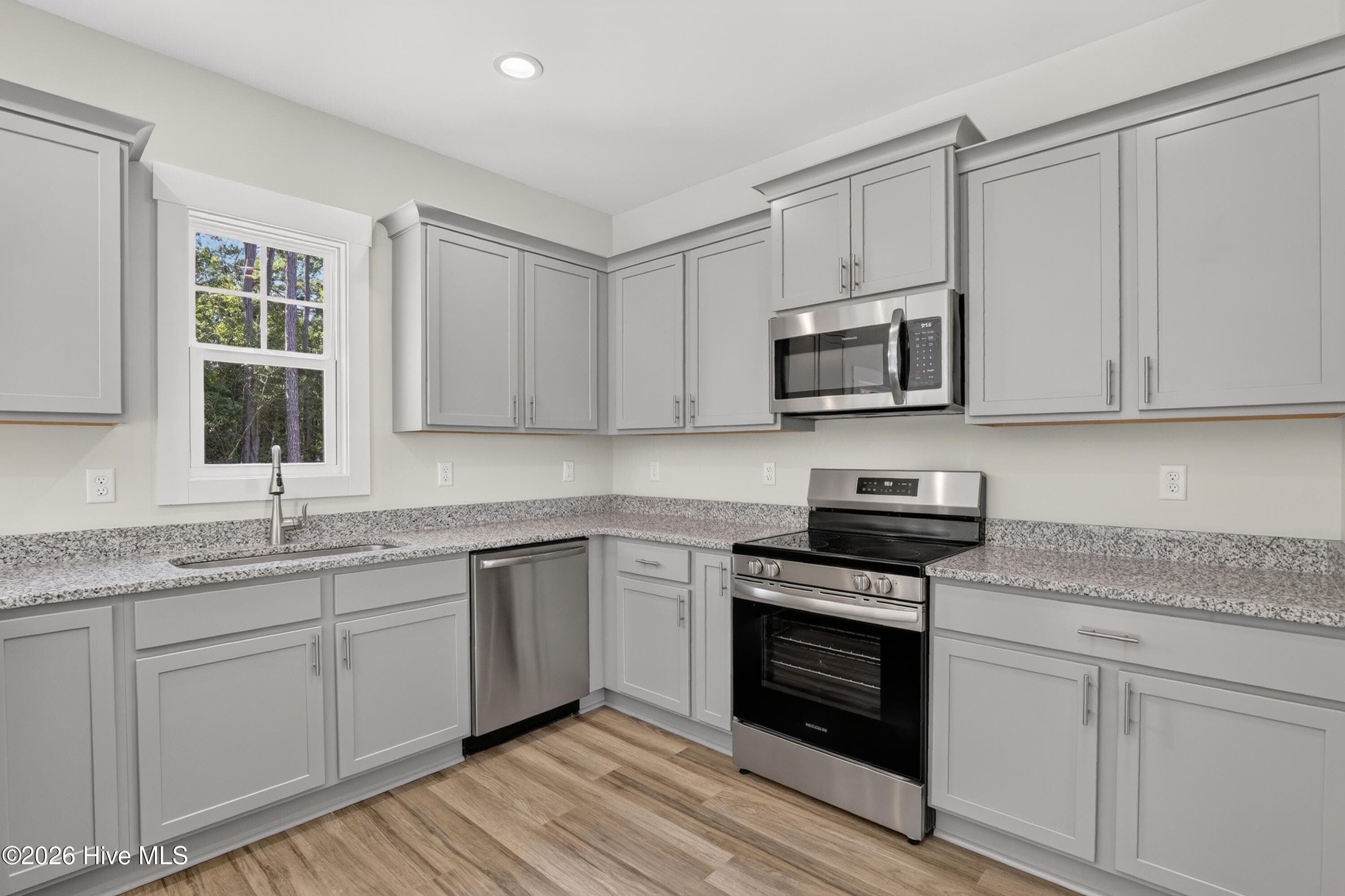 Single Family Residence at 19 Peach Court, Burgaw, NC 28425, photo 6 of 36