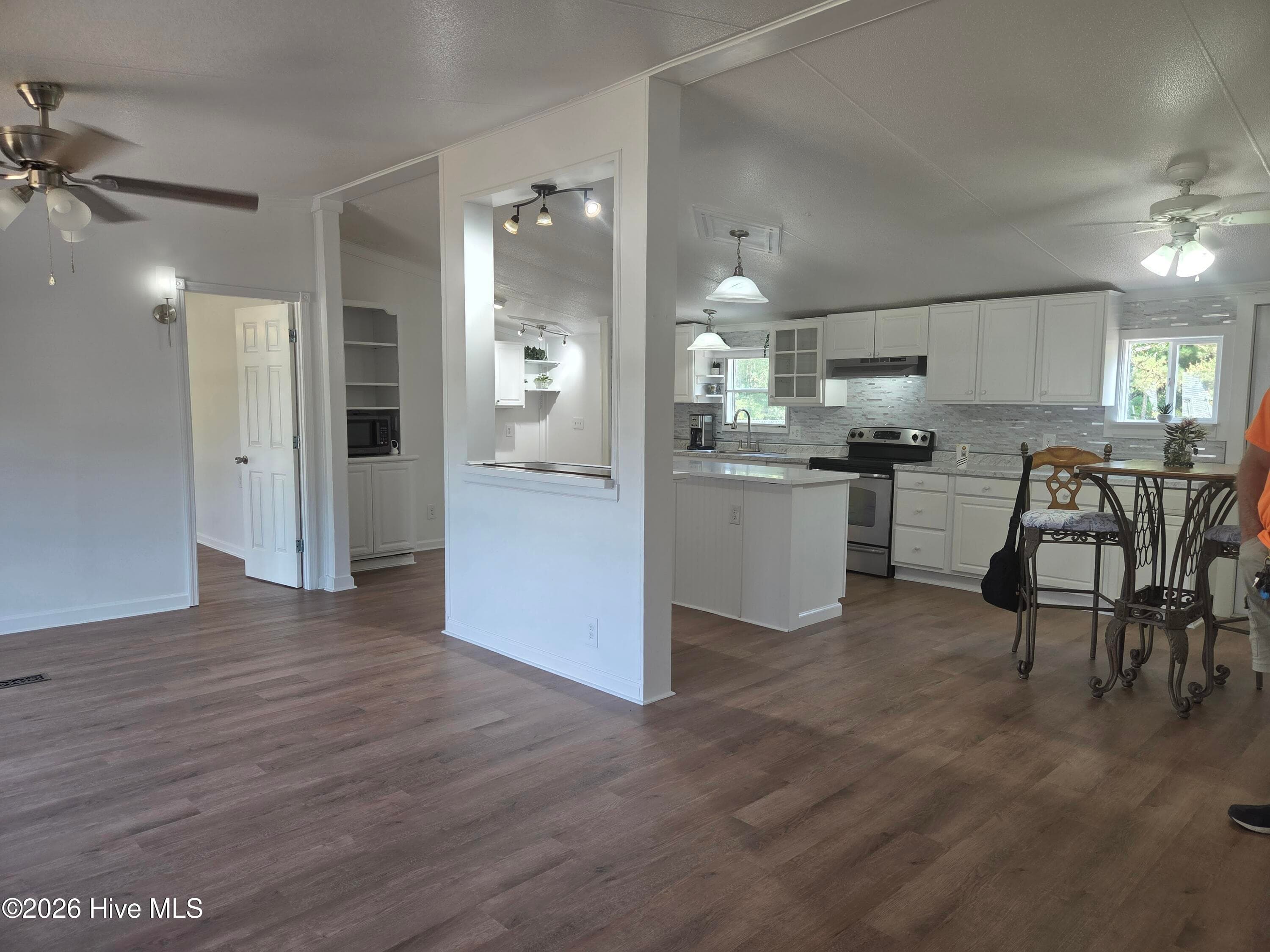 Manufactured Home at 1199 Zack Street SE, Bolivia, NC 28422, photo 12 of 73
