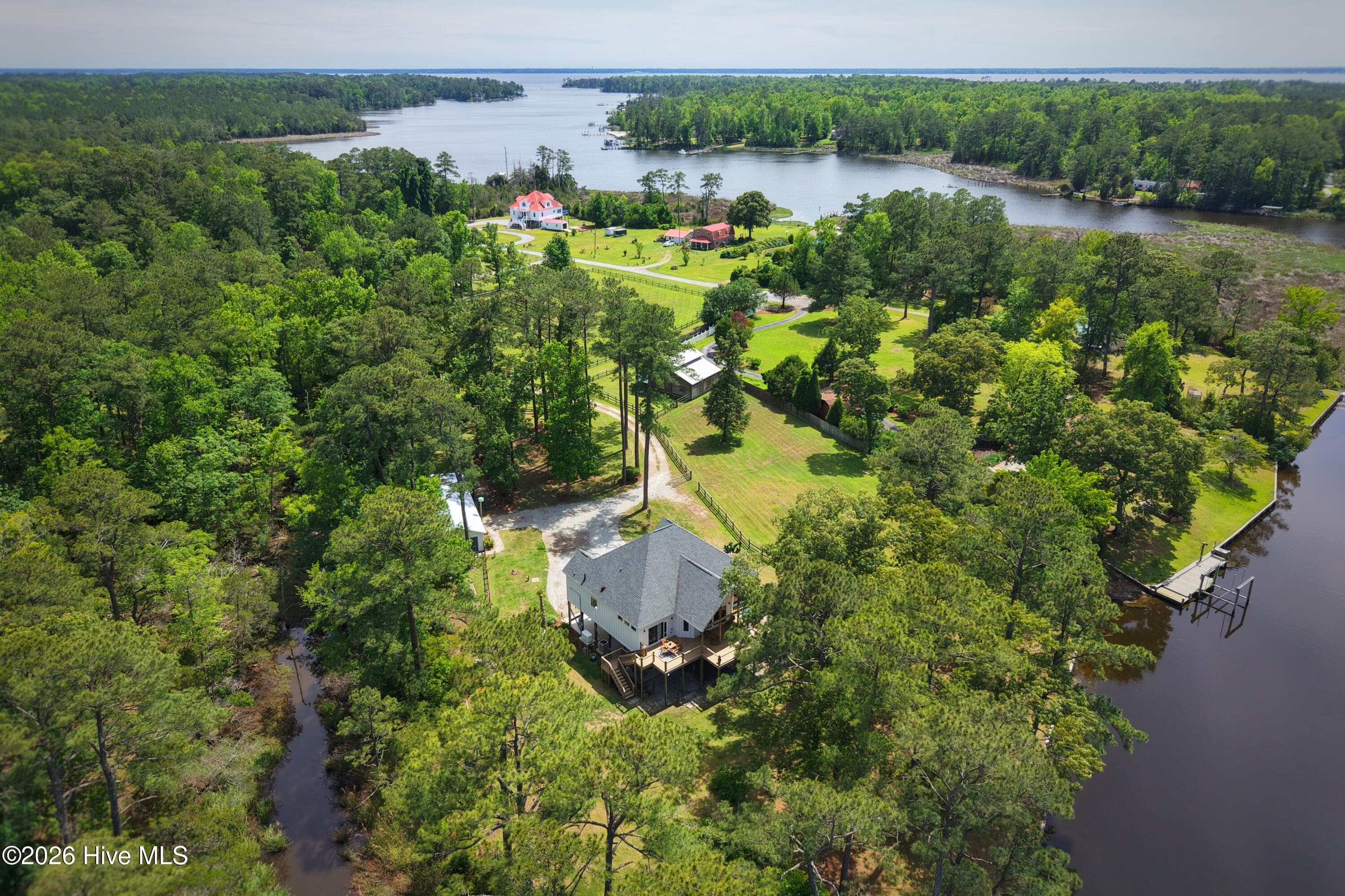 Single Family Residence at 1002 Howells Road, Grantsboro, NC 28529, photo 4 of 87