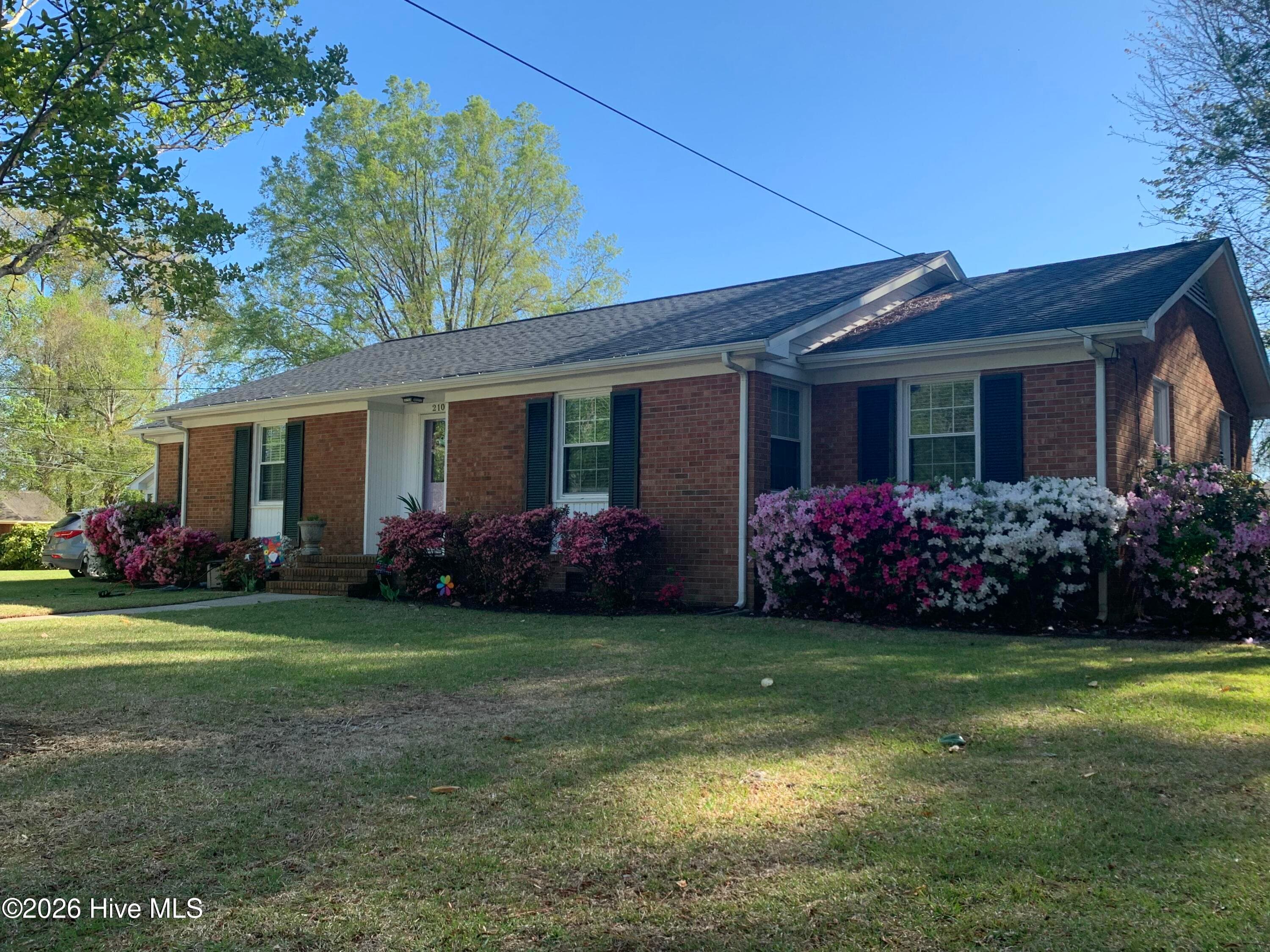 Single Family Residence at 2106 Southview Drive, Greenville, NC 27858, photo 19 of 20