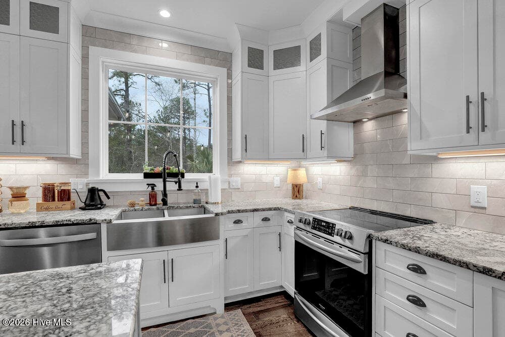 Single Family Residence at 2005 Country Club Drive, Hampstead, NC 28443, photo 11 of 66