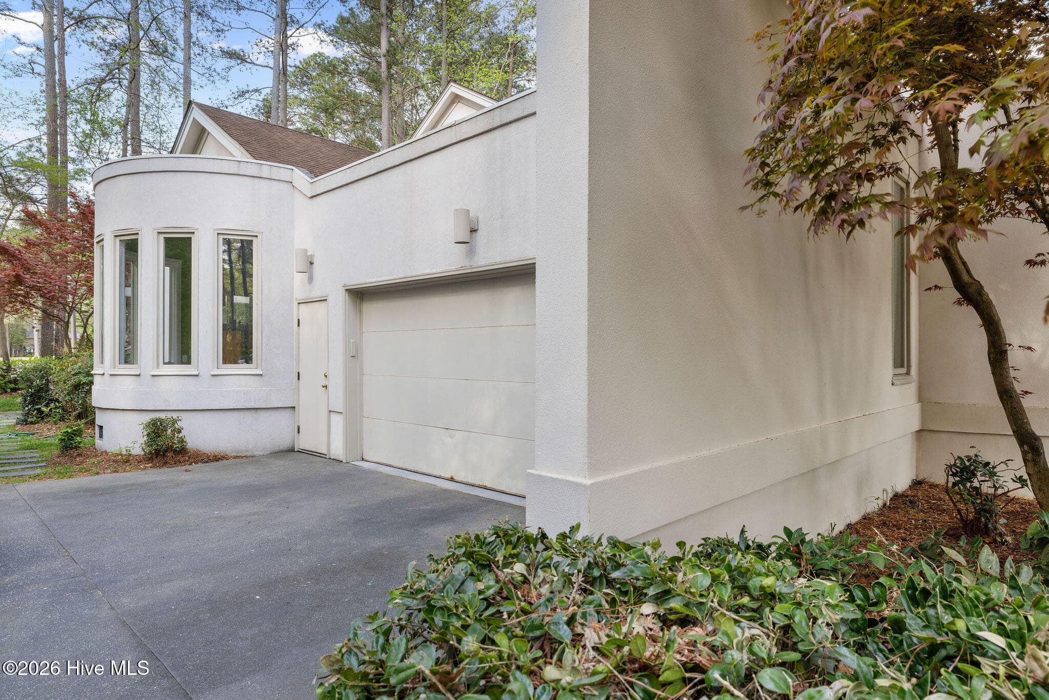 Single Family Residence at 5007 Country Club Drive N, Wilson, NC 27896, photo 2 of 37