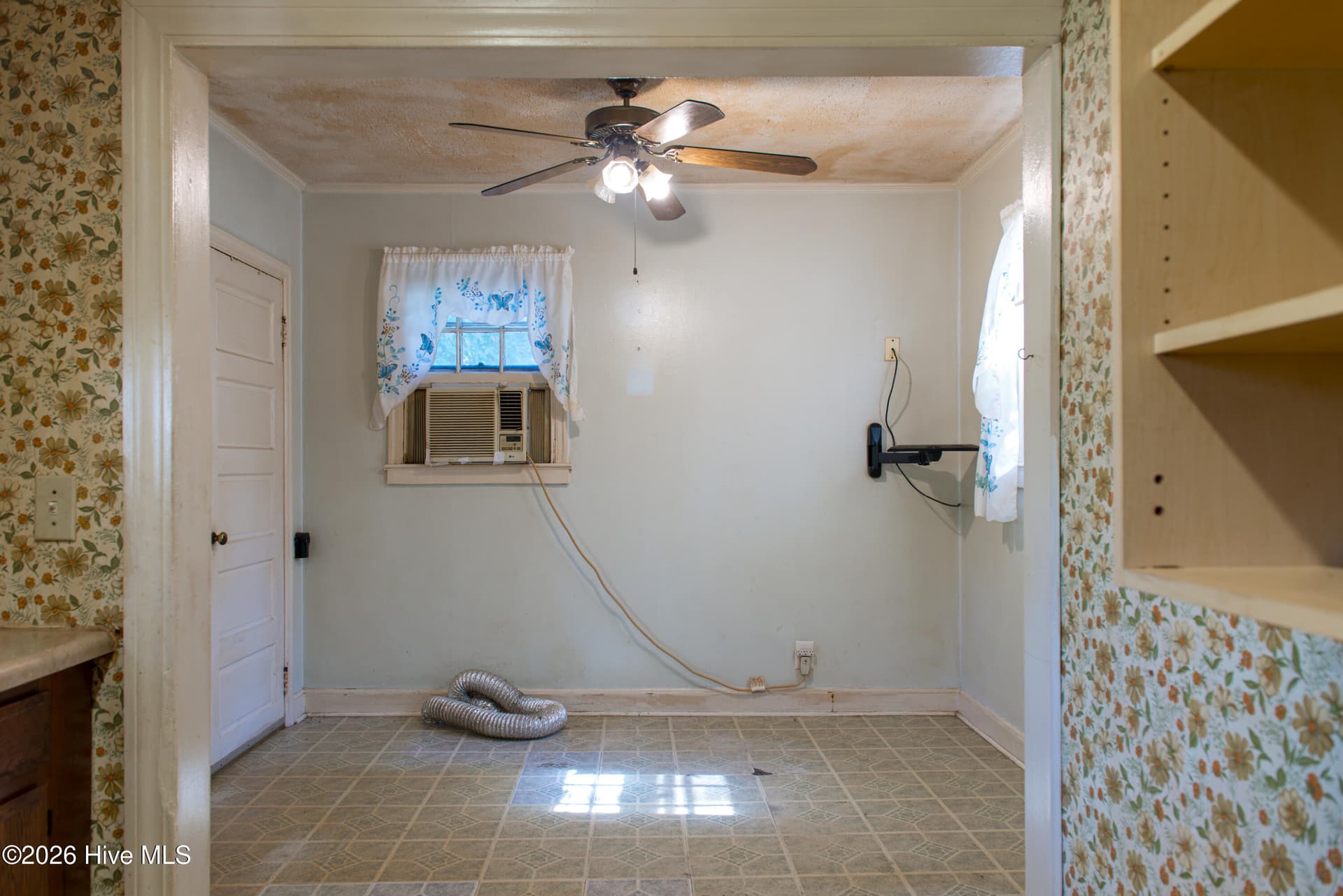 Single Family Residence at 2127 Klein Road, Wilmington, NC 28405, photo 18 of 42
