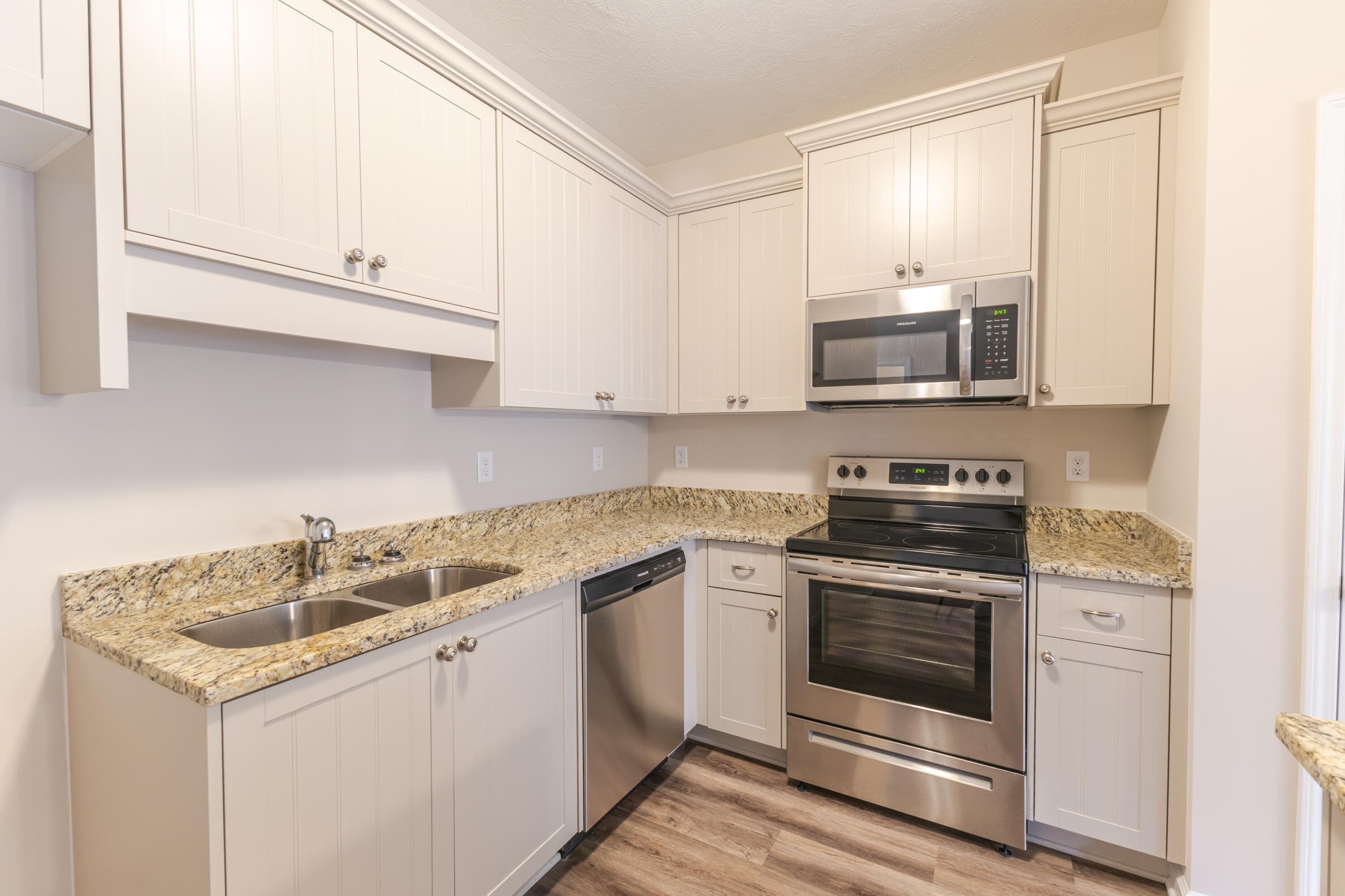 Townhouse at 334 Bordeaux Drive, Thomson, GA 30824, photo 13 of 21