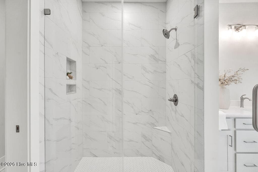 Spacious, fully tiled walk-in shower - 5202 Moonshell Loop, Wilmington, NC 28412