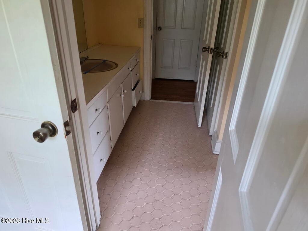 Single Family Residence at 2211 Tanglewood Drive, Kinston, NC 28504, photo 13 of 15