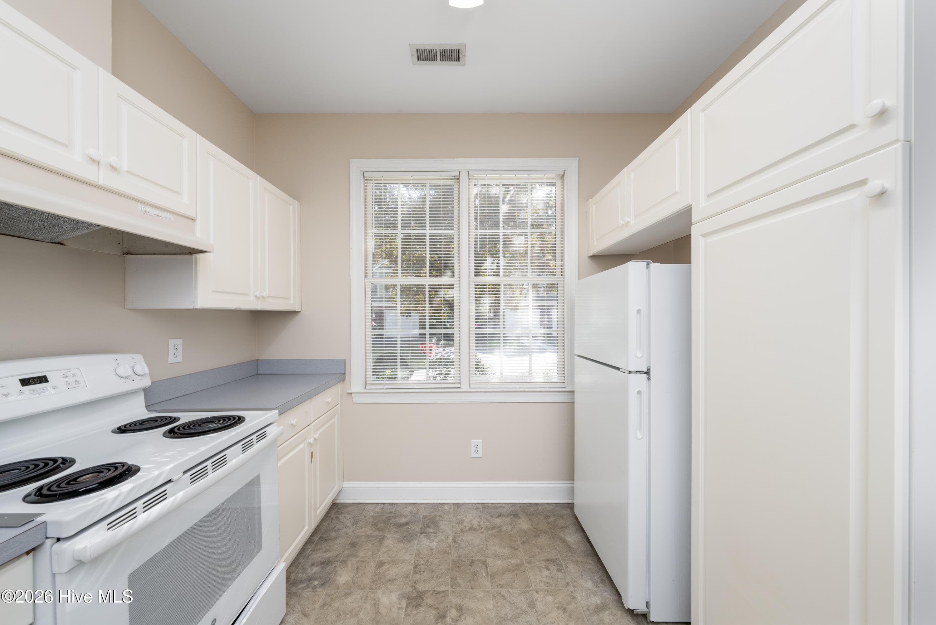 Townhouse at 233 Racine Drive Unit 24, Wilmington, NC 28403, photo 6 of 26