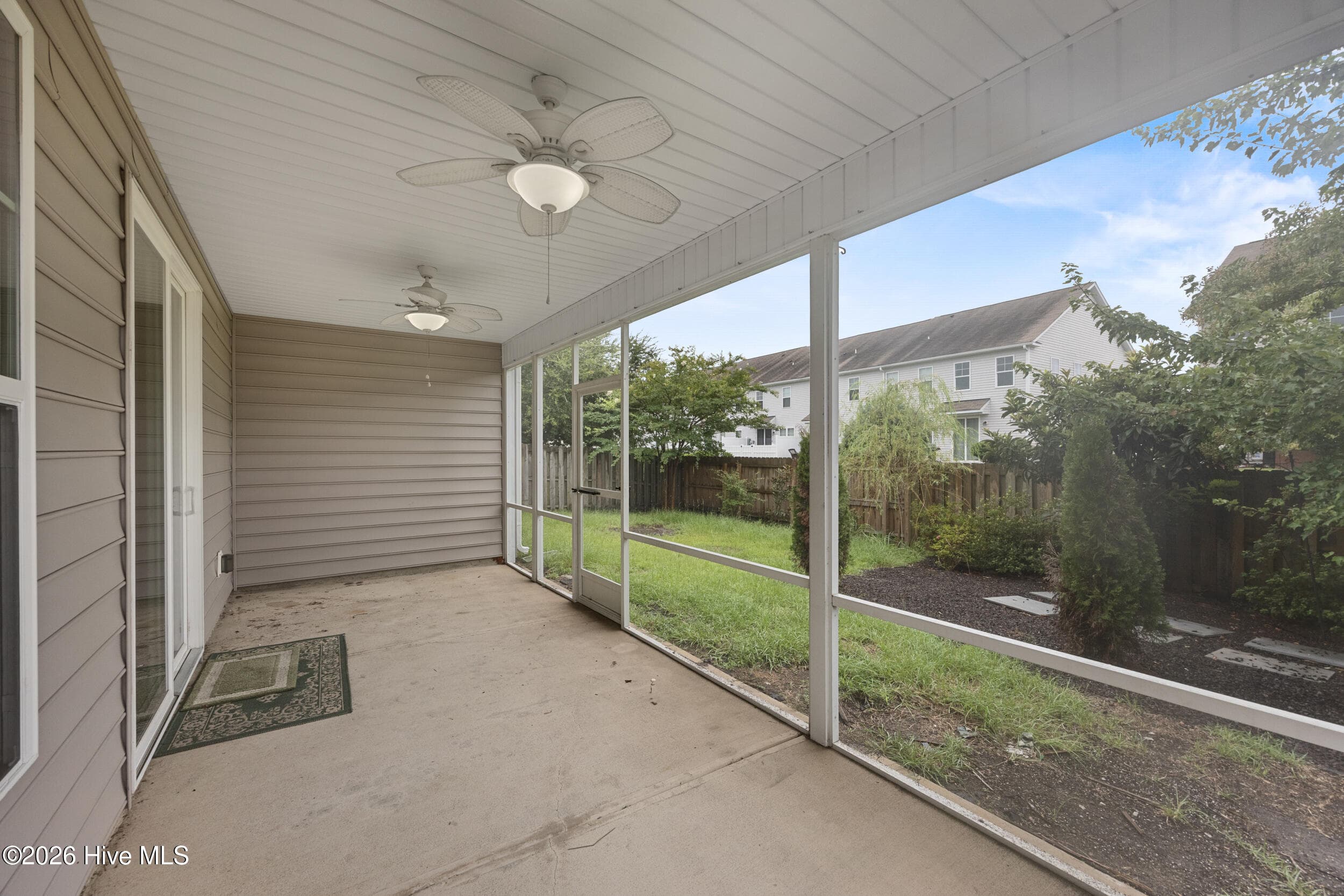 Large screen porch! - 507 Steele Loop, Wilmington, NC 28411