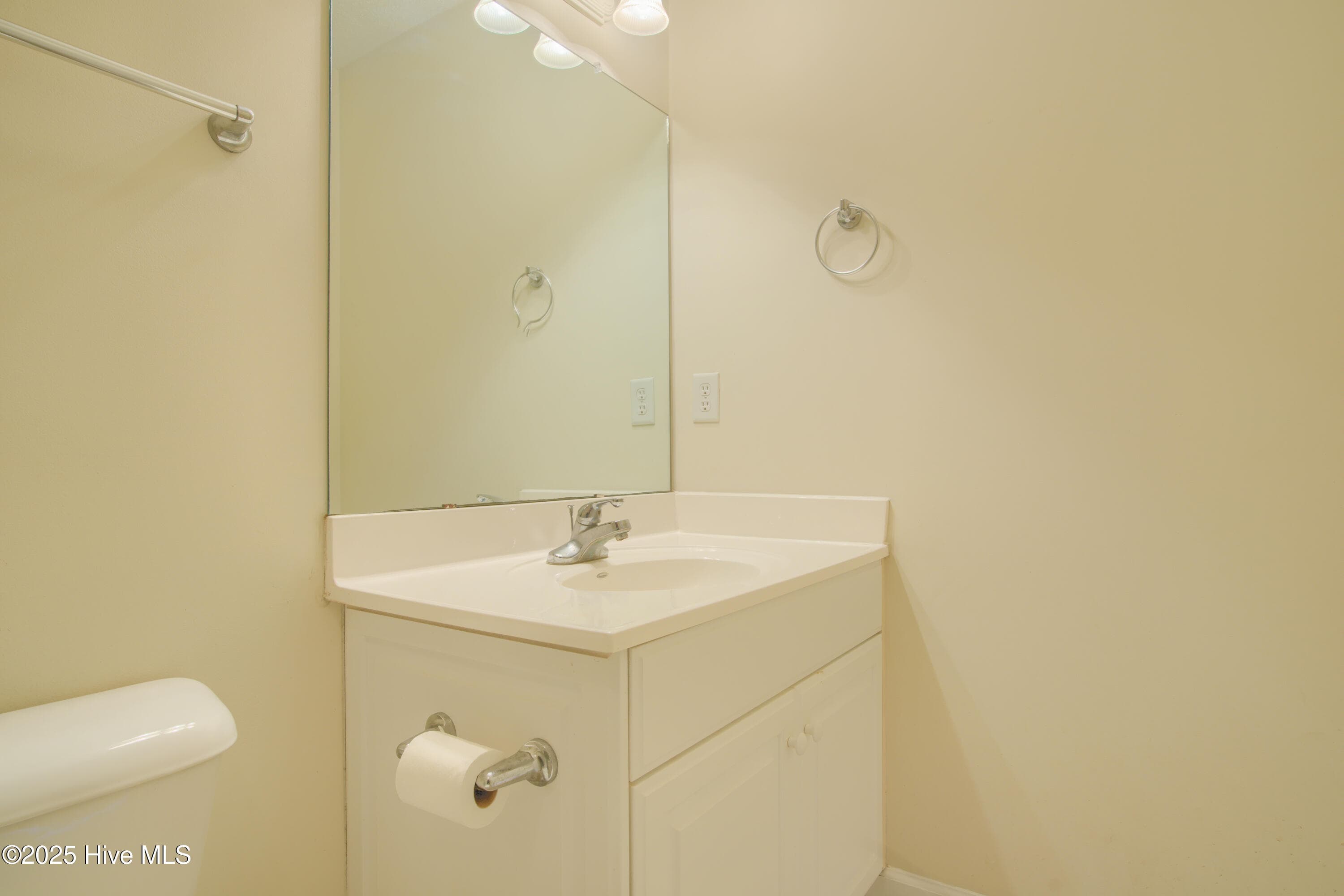 Townhouse at 113 Tillett Lane, Sneads Ferry, NC 28460, photo 25 of 29