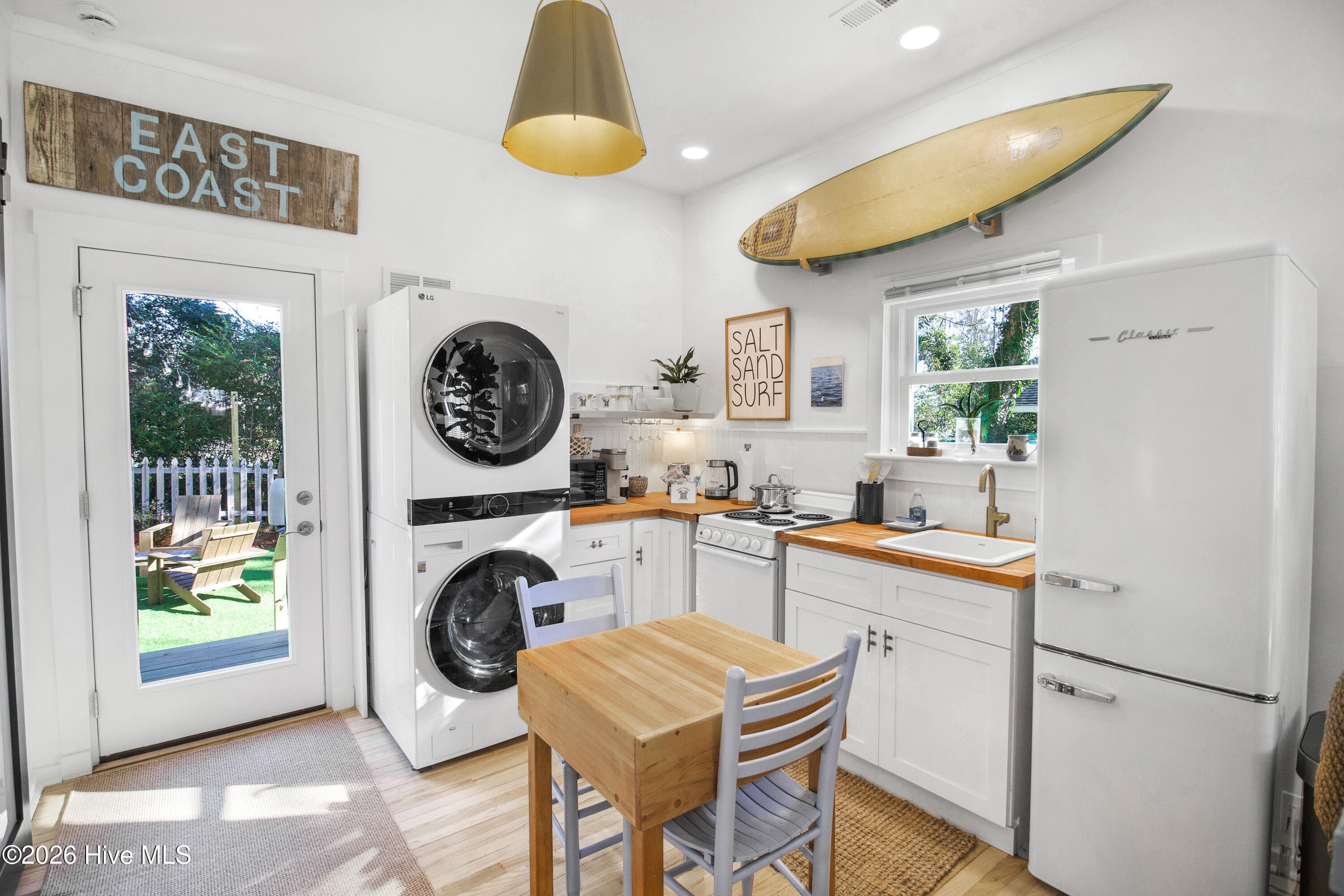 Single Family Residence at 911 Dock Street, Wilmington, NC 28401, photo 13 of 19